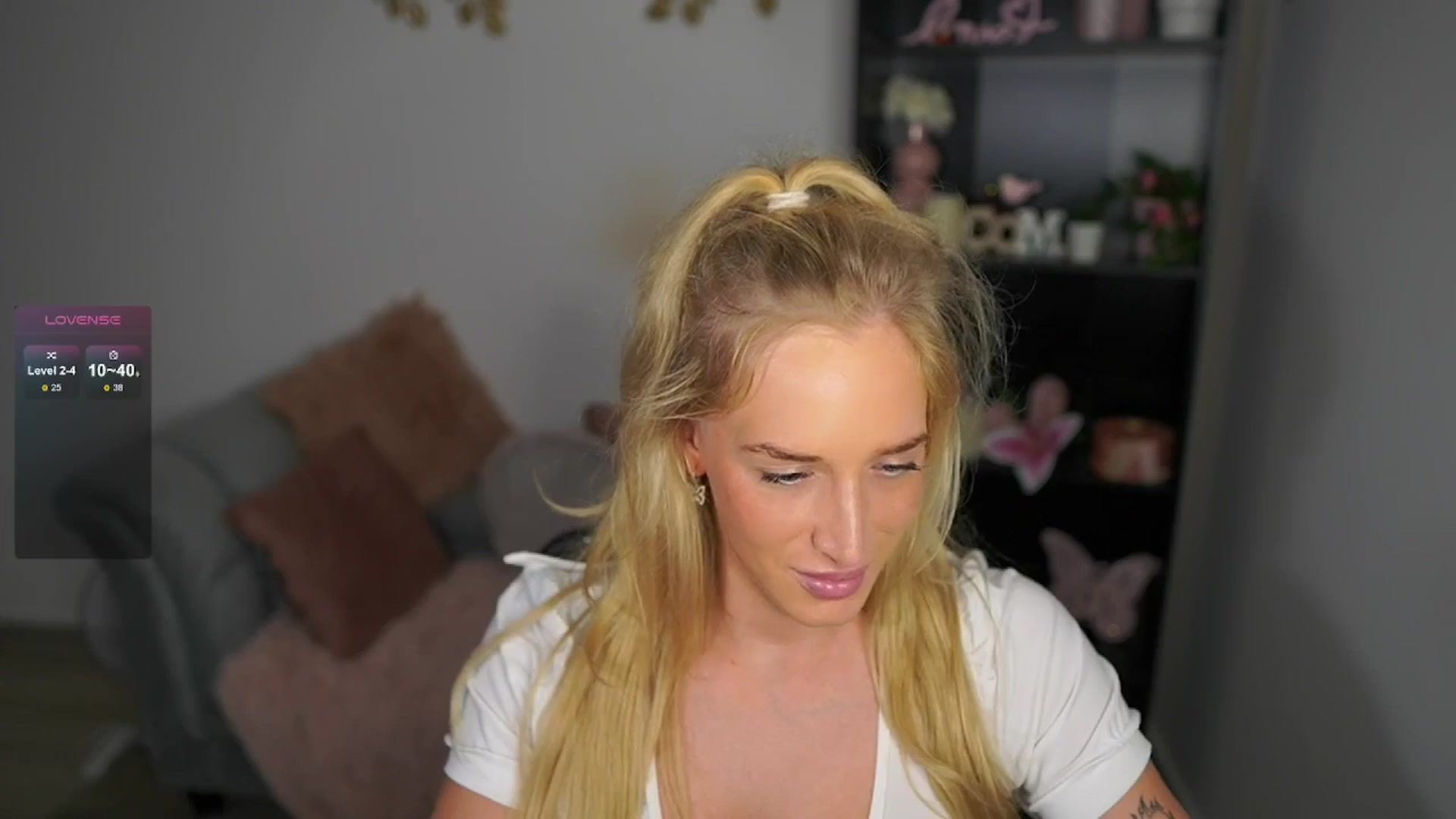 Gallery image thumbnail from NicoletteShea's myfreecams stream on, 05/21/2024, 15:25 image 9 of 20