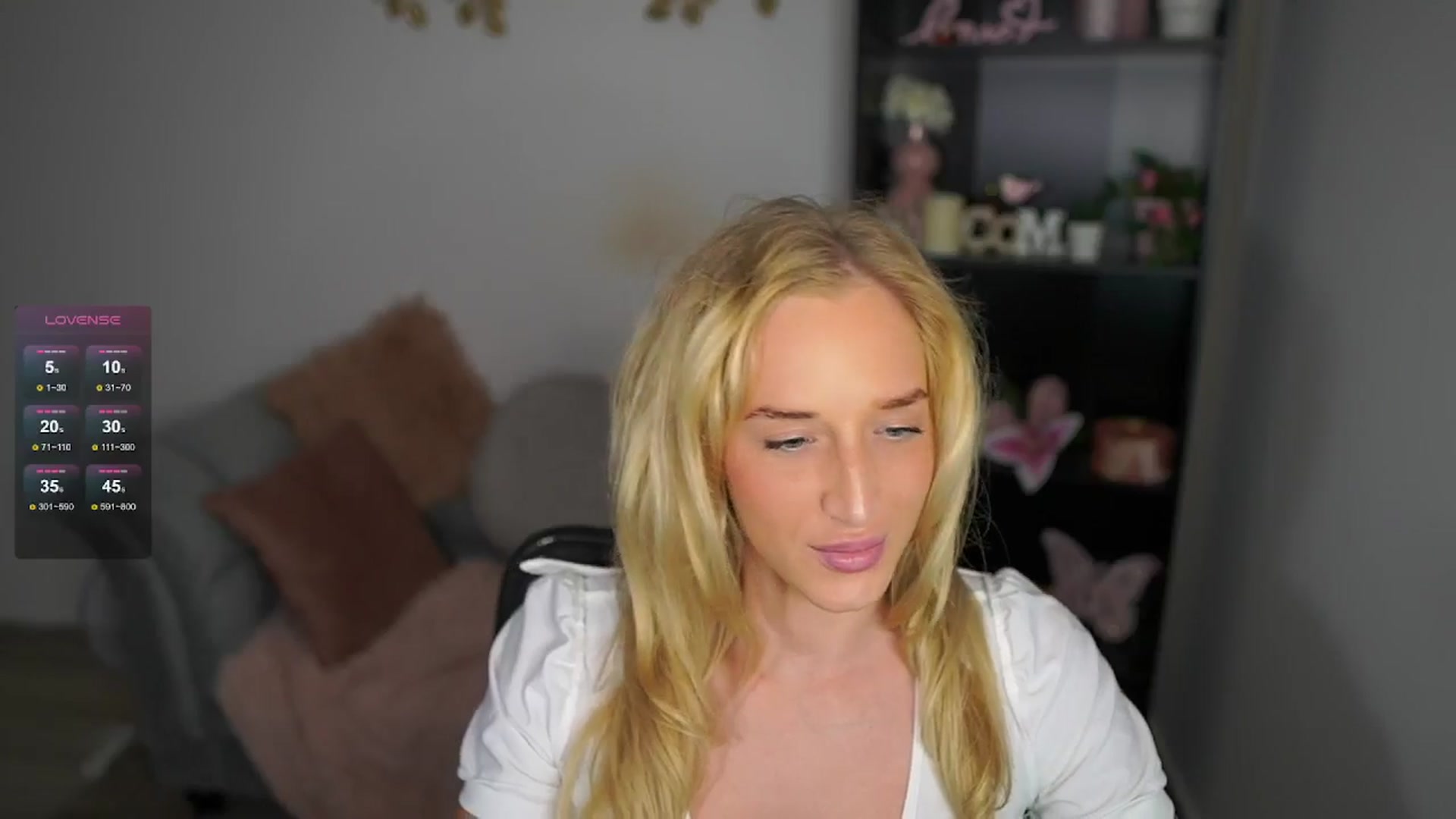 Gallery image thumbnail from NicoletteShea's myfreecams stream on, 05/21/2024, 16:33 image 6 of 20