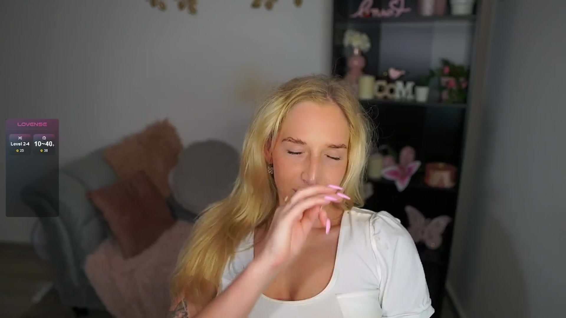 Gallery image thumbnail from NicoletteShea's myfreecams stream on, 05/21/2024, 18:09 image 13 of 20
