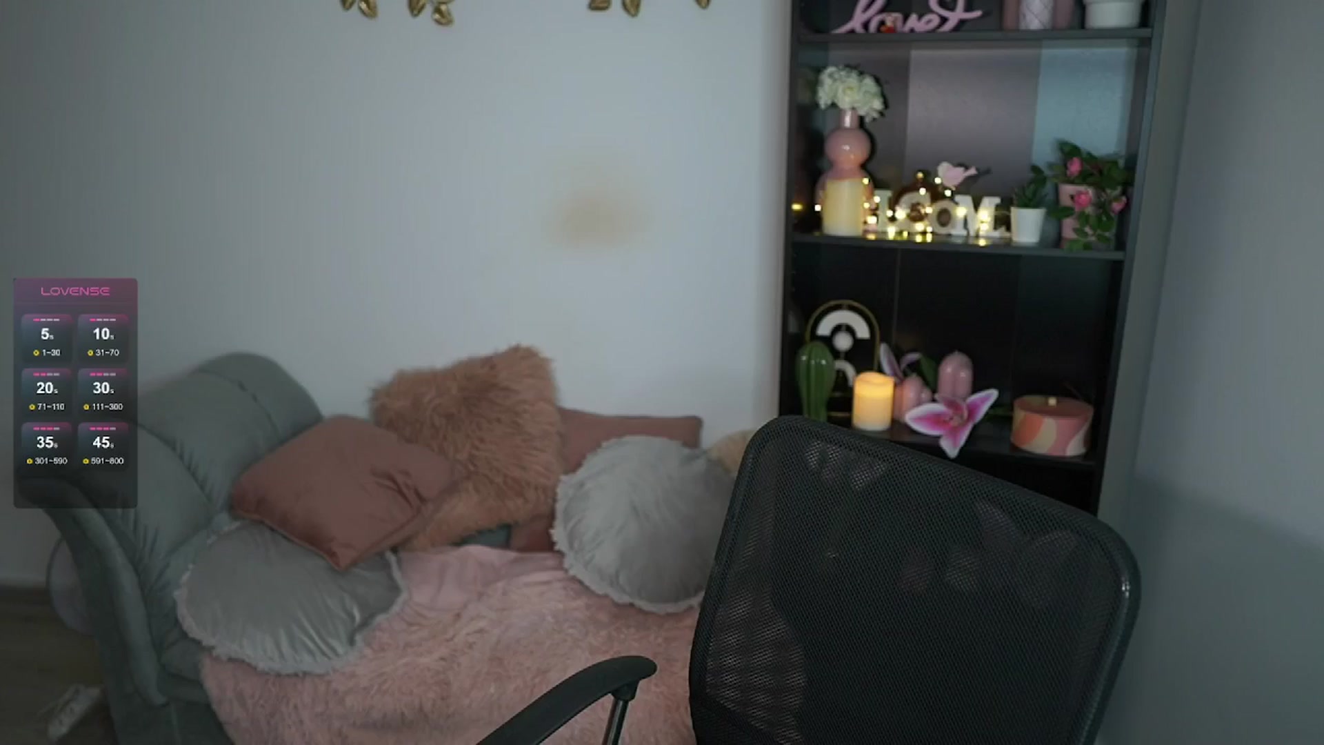 Gallery image thumbnail from NicoletteShea's myfreecams stream on, 05/29/2024, 17:35 image 10 of 20