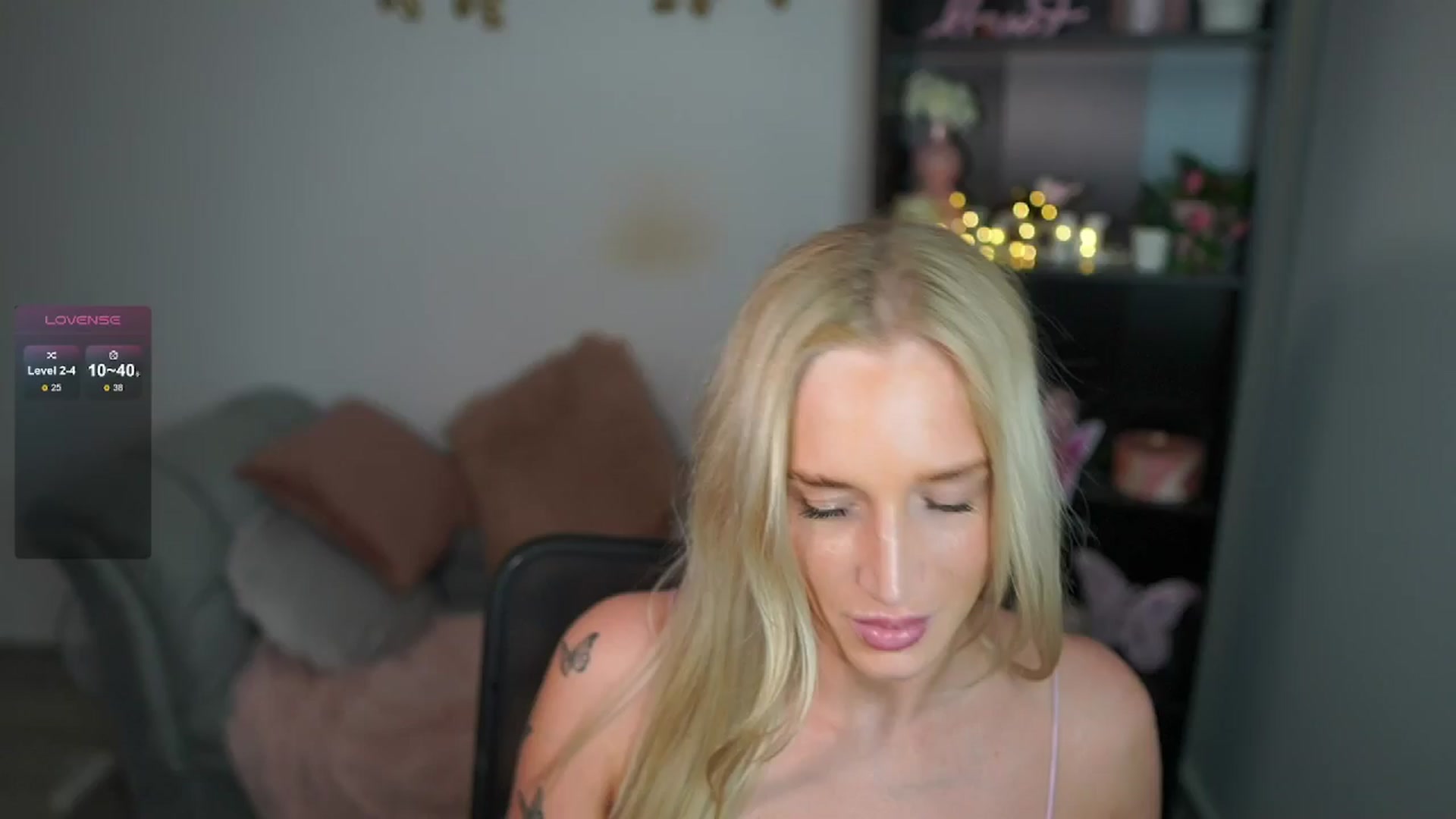 Gallery image thumbnail from NicoletteShea's myfreecams stream on, 05/30/2024, 17:07 image 8 of 20