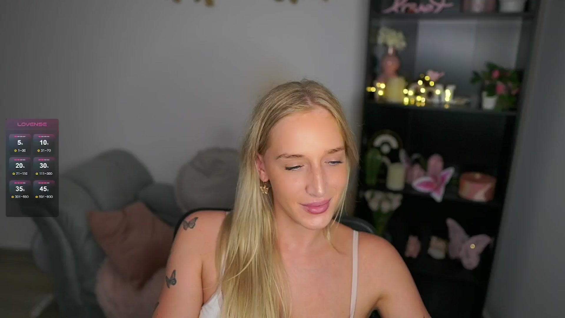 Gallery image thumbnail from NicoletteShea's myfreecams stream on, 06/03/2024, 09:35 image 18 of 20