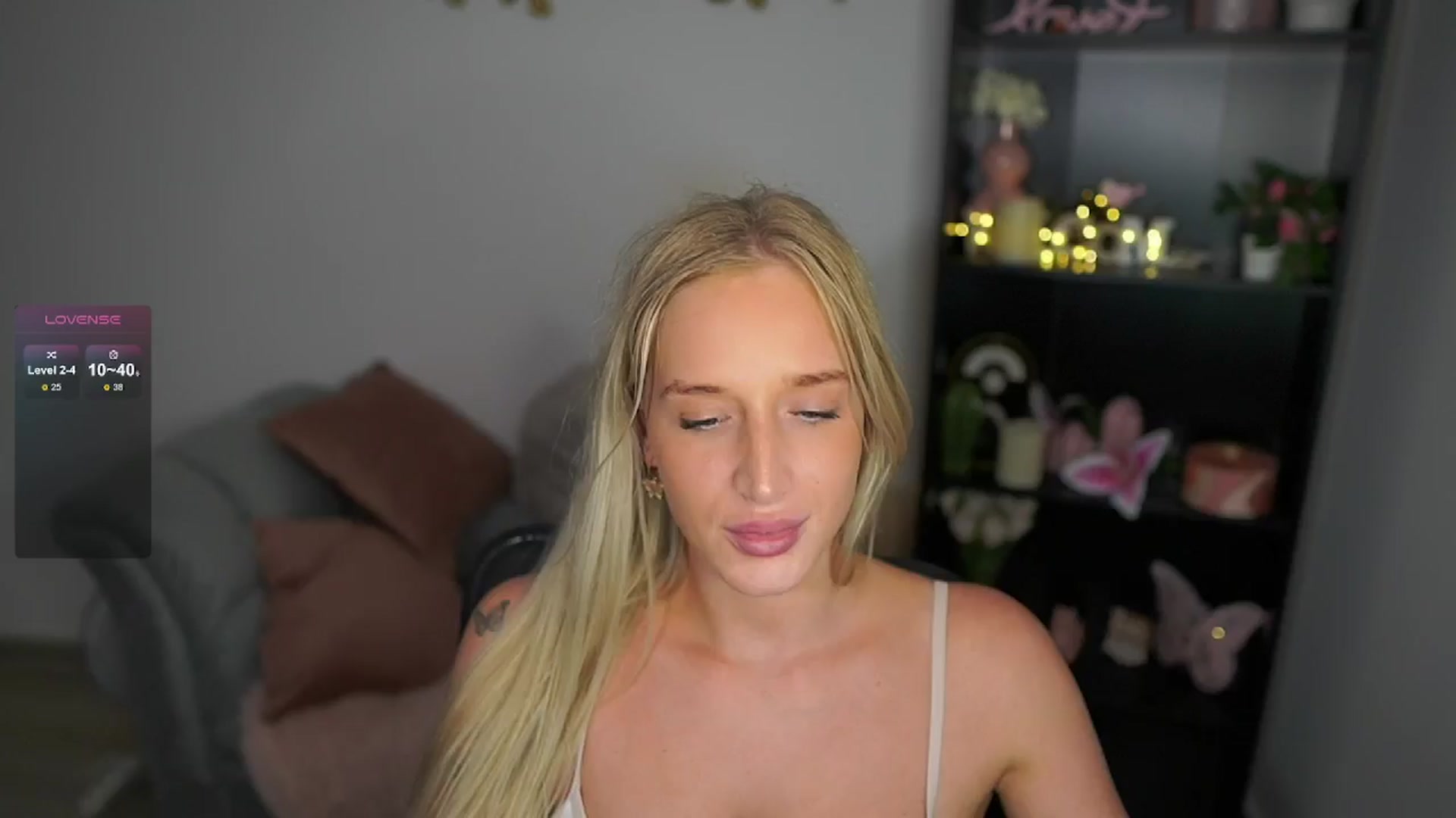 Gallery image thumbnail from NicoletteShea's myfreecams stream on, 06/03/2024, 12:55 image 14 of 20