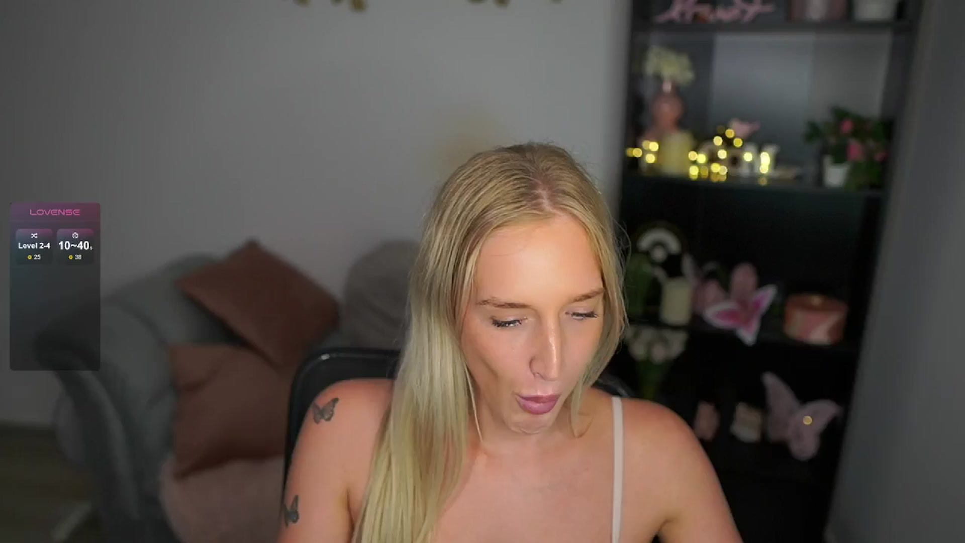 Gallery image thumbnail from NicoletteShea's myfreecams stream on, 06/03/2024, 13:58 image 4 of 20