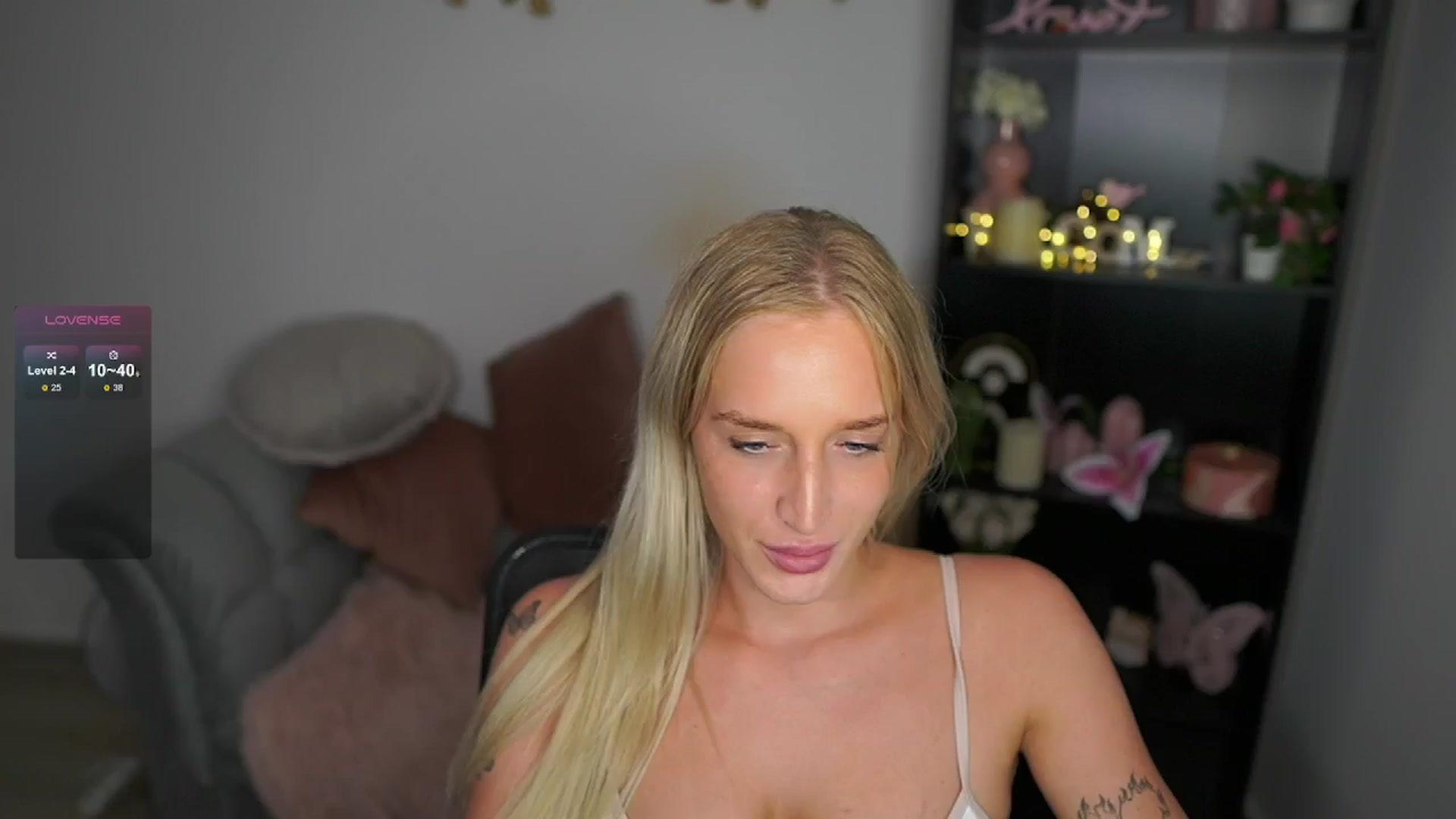Gallery image thumbnail from NicoletteShea's myfreecams stream on, 06/03/2024, 16:52 image 11 of 20