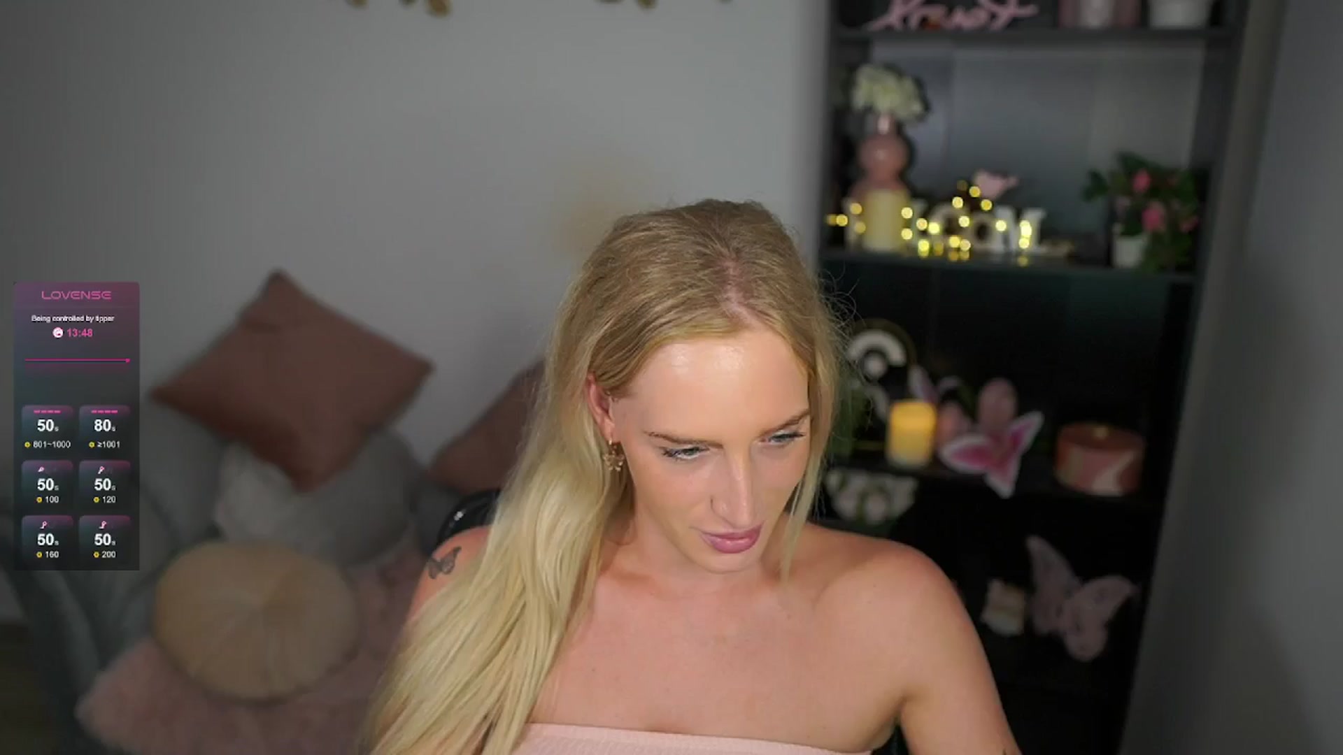 Gallery image thumbnail from NicoletteShea's myfreecams stream on, 06/05/2024, 12:01 image 2 of 20