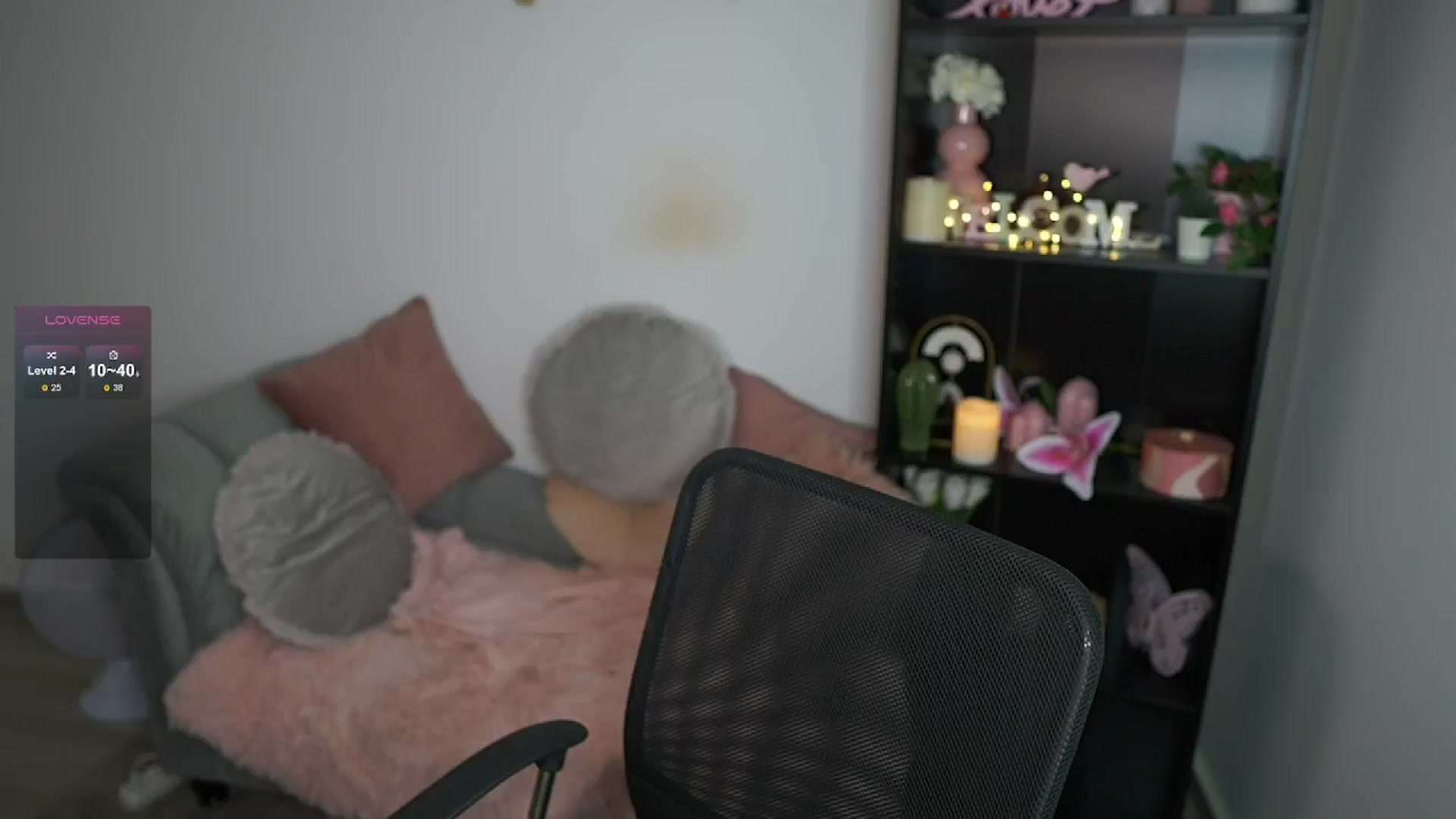 Gallery image thumbnail from NicoletteShea's myfreecams stream on, 06/13/2024, 18:03 image 4 of 20