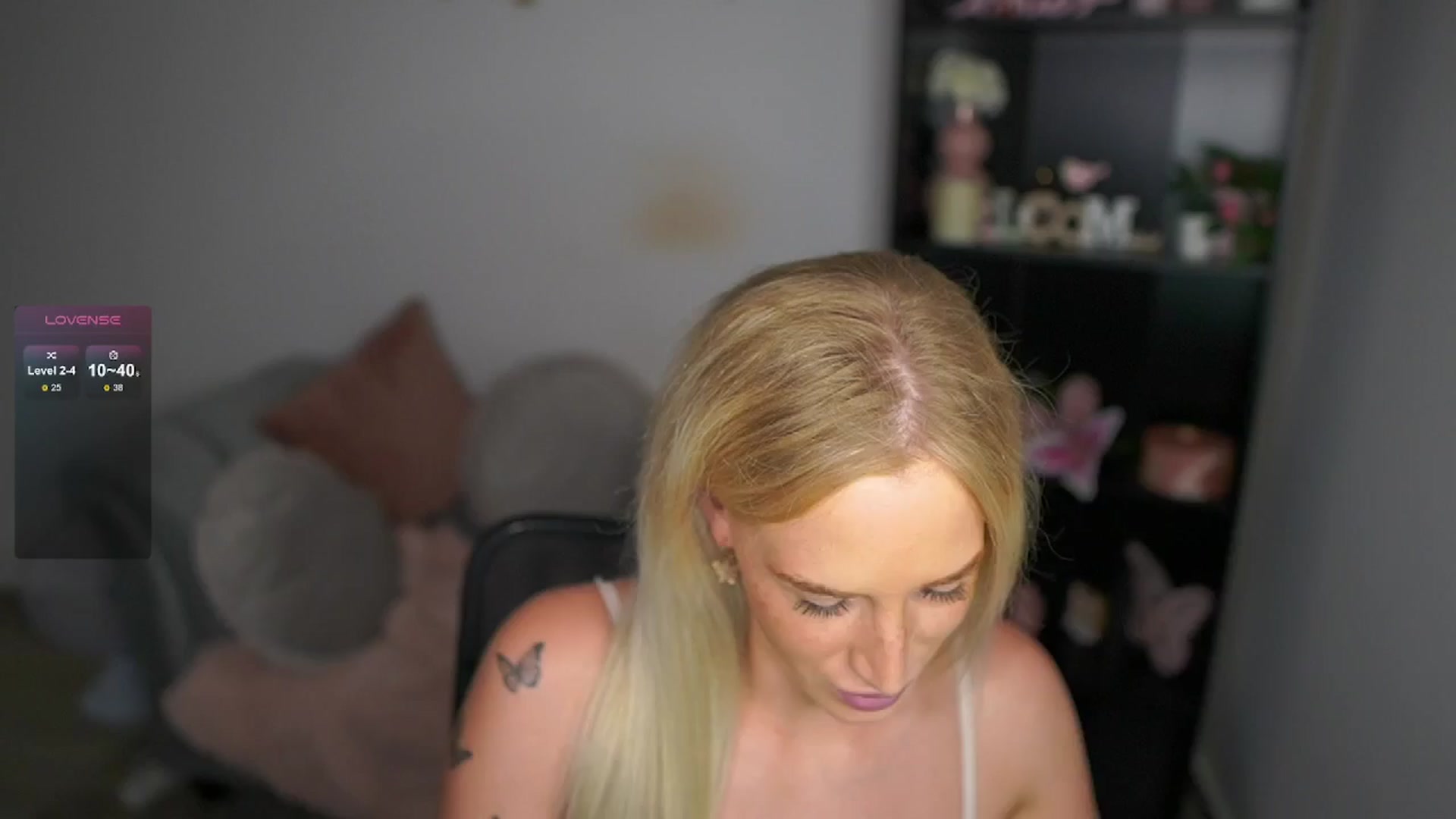 Gallery image thumbnail from NicoletteShea's myfreecams stream on, 06/14/2024, 15:34 image 3 of 20