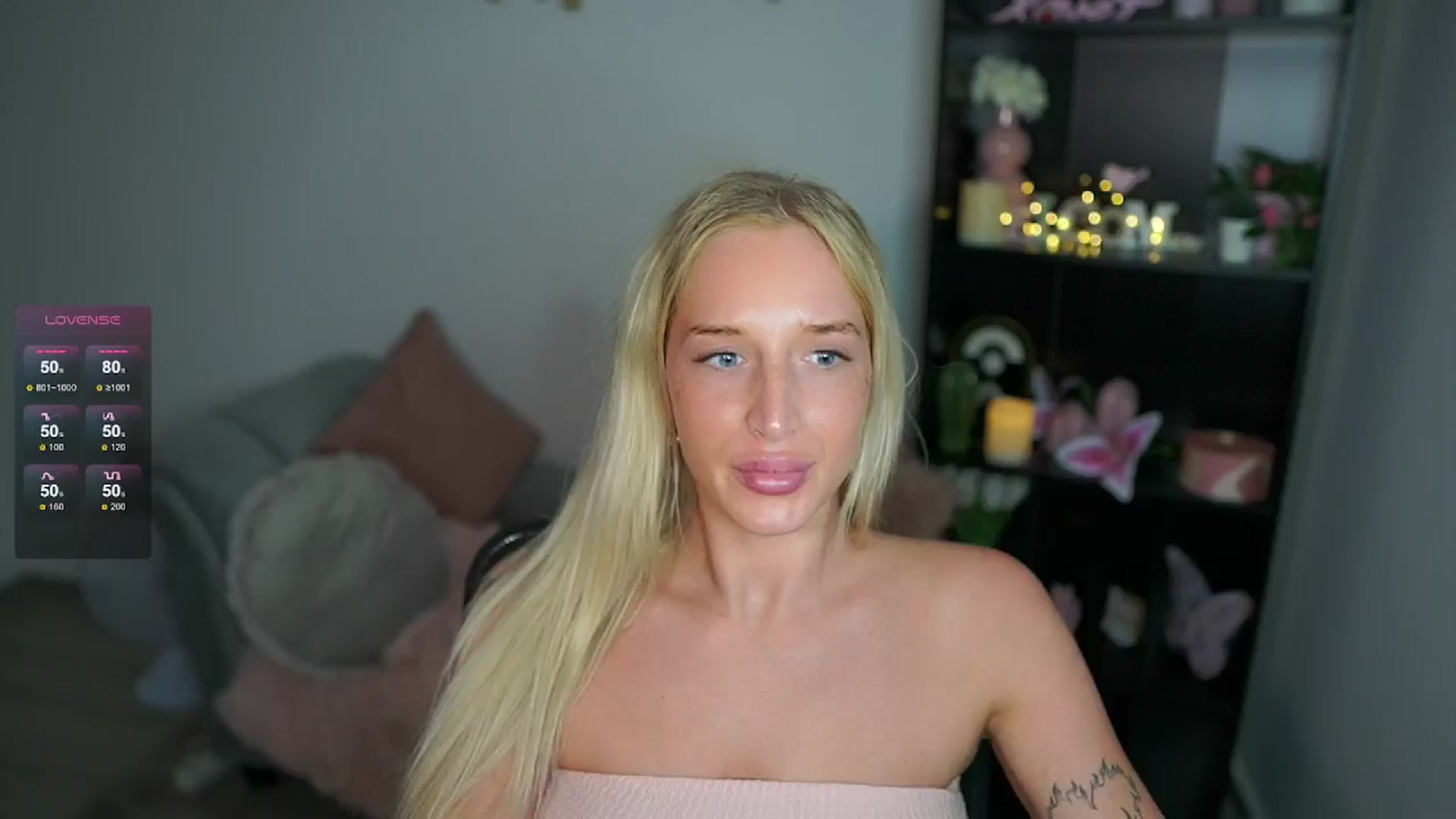 Gallery image thumbnail from NicoletteShea's myfreecams stream on, 06/16/2024, 19:39 image 16 of 20