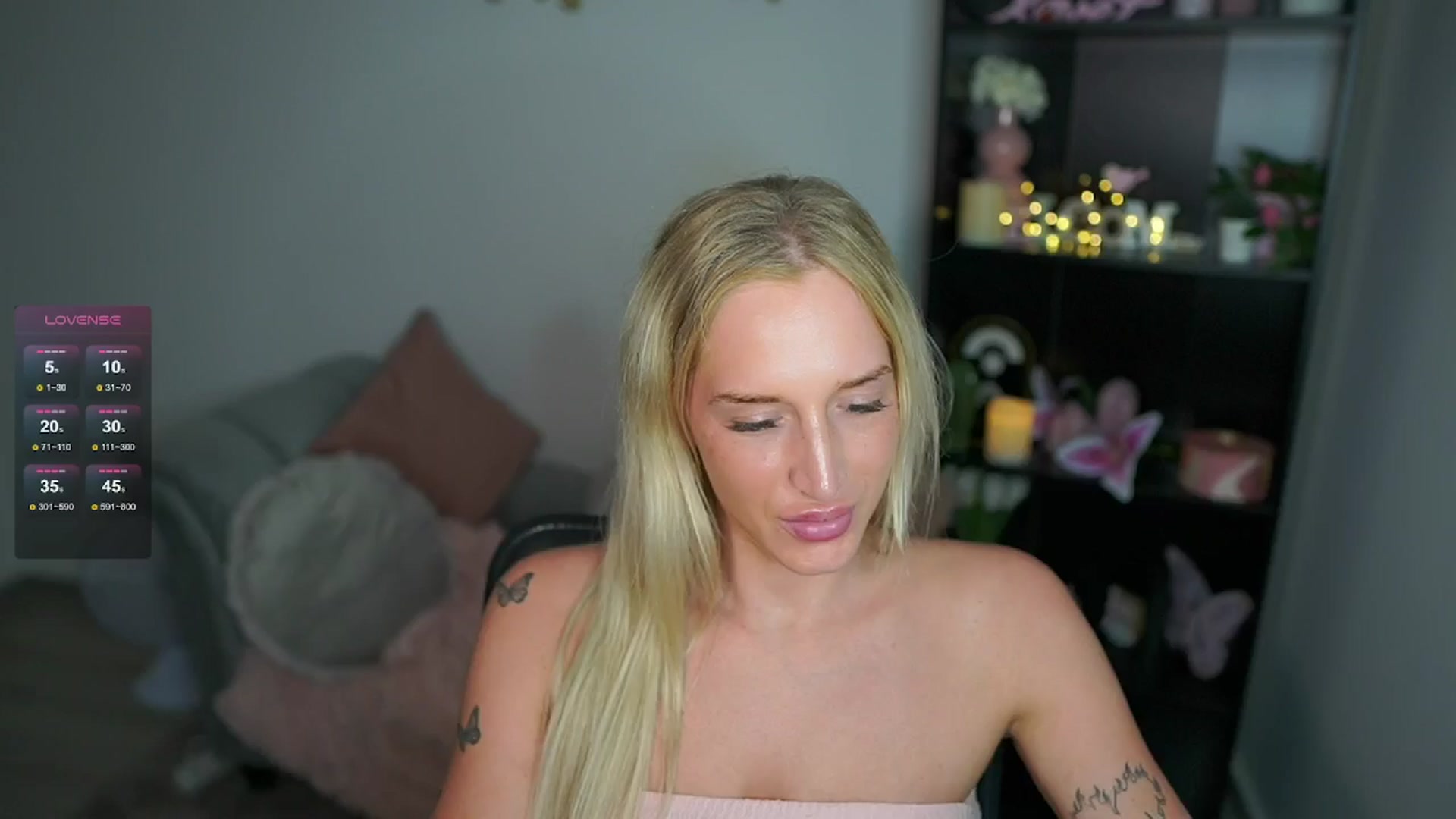Gallery image thumbnail from NicoletteShea's myfreecams stream on, 06/16/2024, 19:39 image 15 of 20