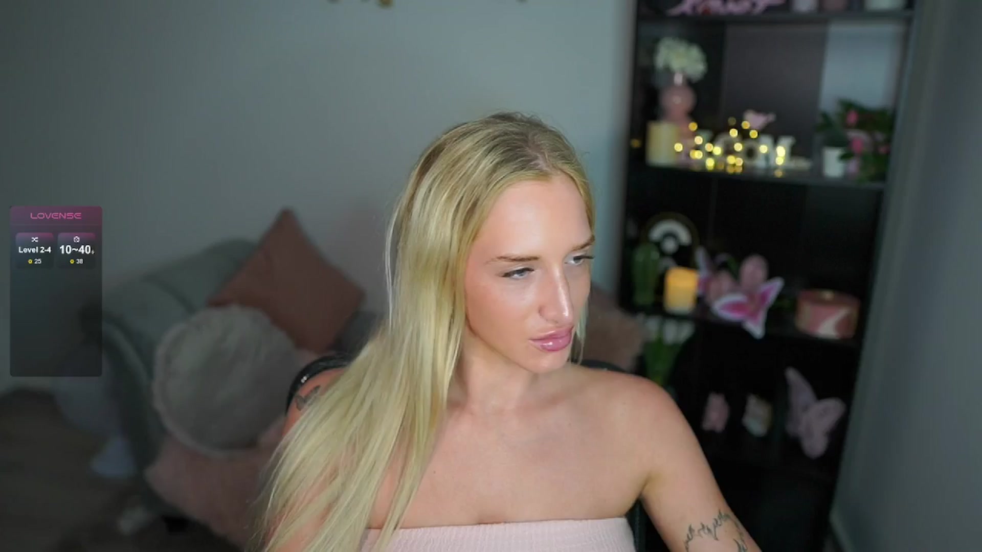 Gallery image thumbnail from NicoletteShea's myfreecams stream on, 06/16/2024, 19:39 image 9 of 20