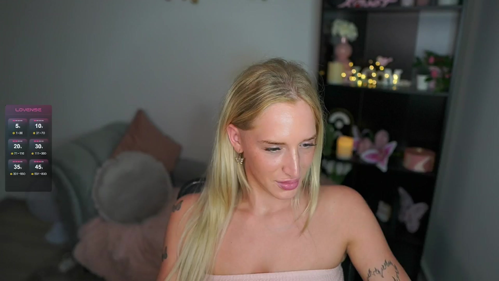 Gallery image thumbnail from NicoletteShea's myfreecams stream on, 06/16/2024, 21:37 image 18 of 20