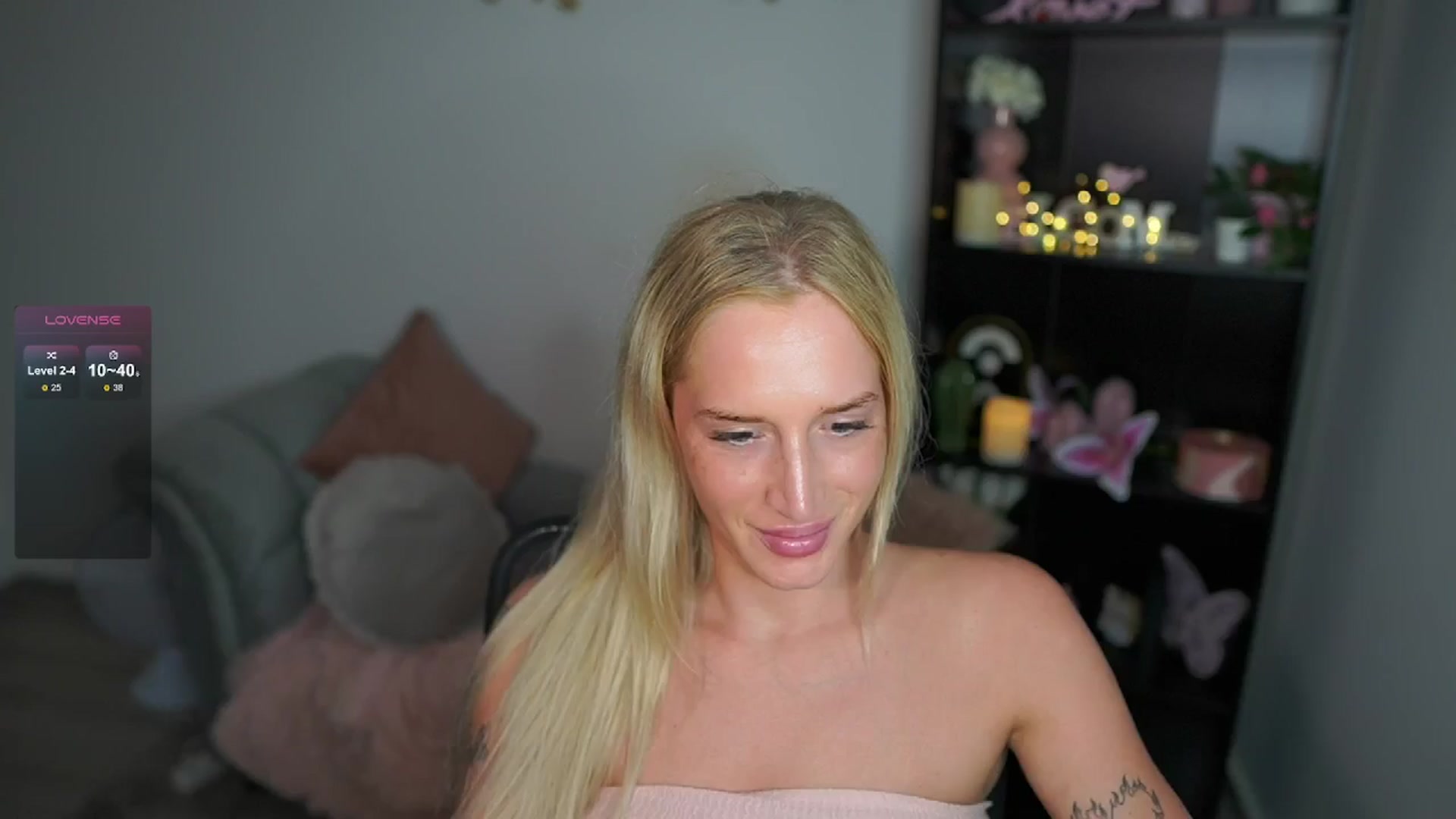 Gallery image thumbnail from NicoletteShea's myfreecams stream on, 06/16/2024, 21:37 image 11 of 20