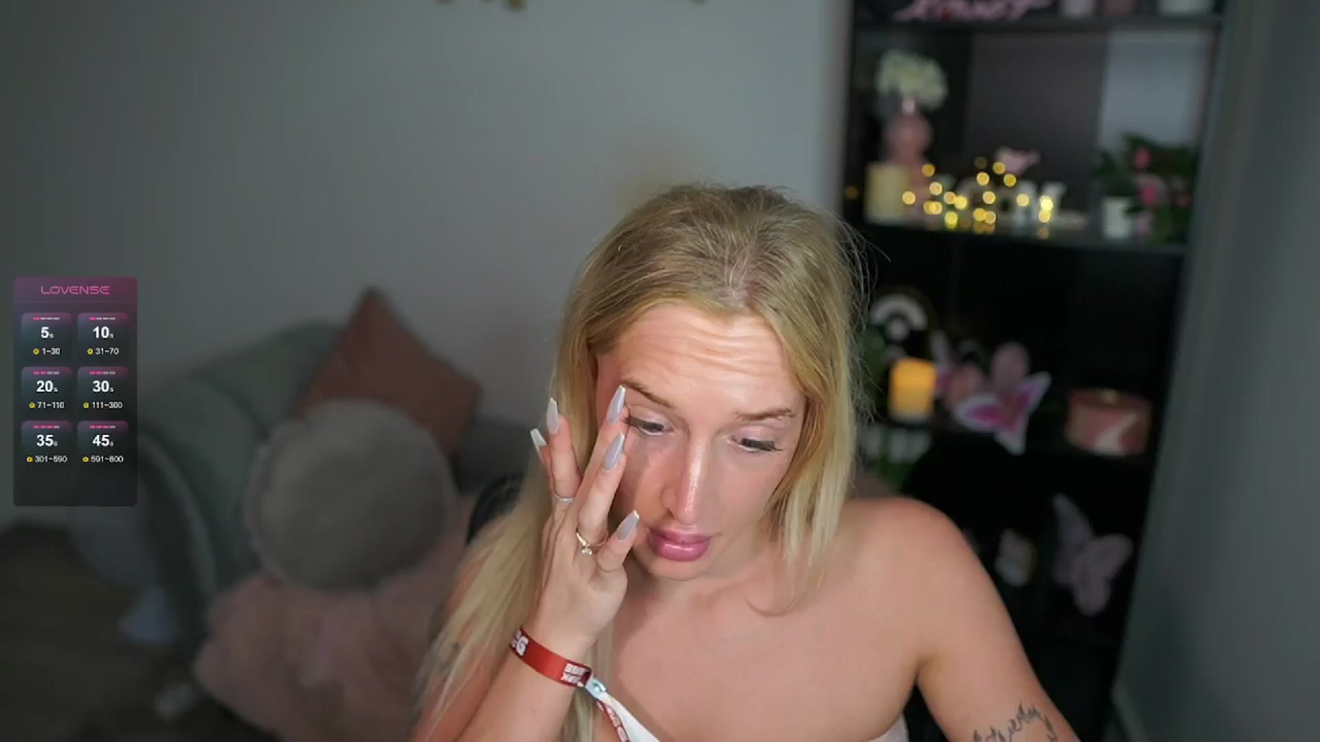 Gallery image thumbnail from NicoletteShea's myfreecams stream on, 06/16/2024, 21:37 image 19 of 20
