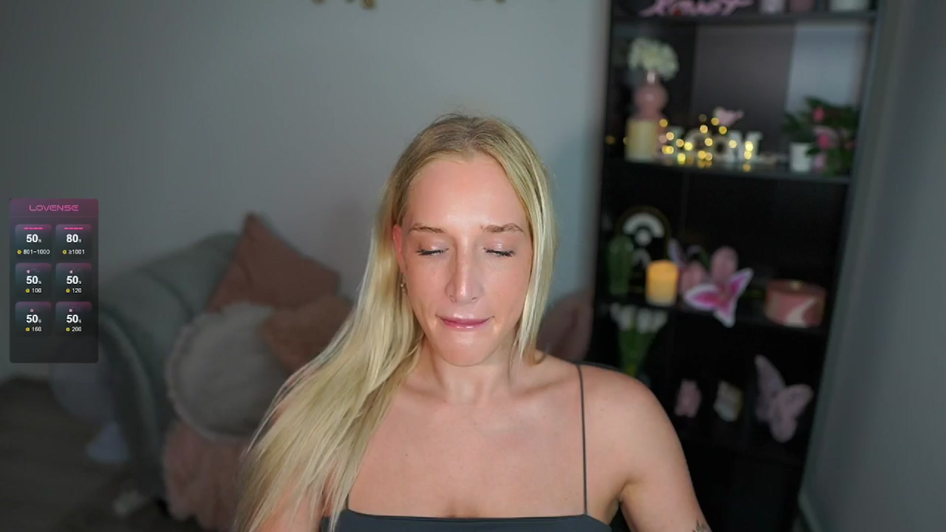 Gallery image thumbnail from NicoletteShea's myfreecams stream on, 06/17/2024, 14:36 image 1 of 20