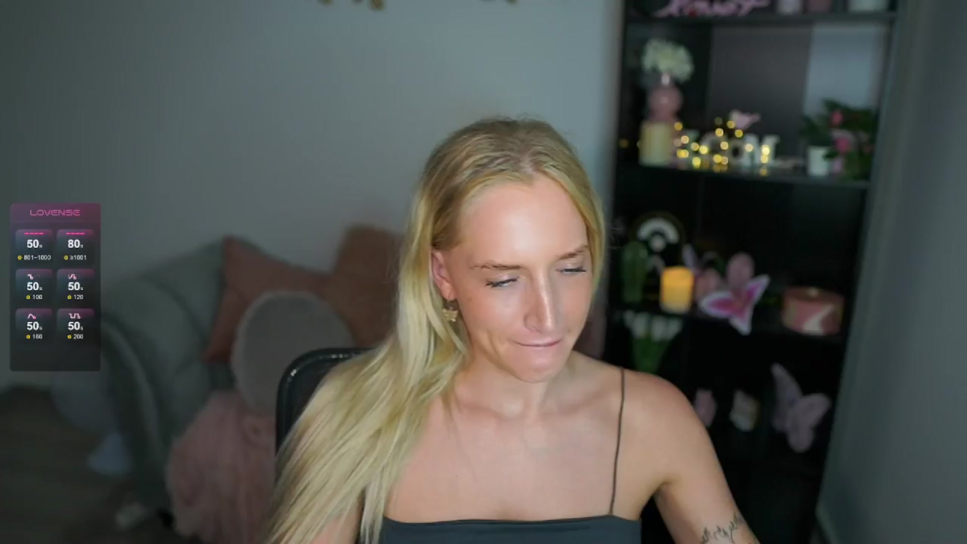 Gallery image thumbnail from NicoletteShea's myfreecams stream on, 06/17/2024, 14:36 image 15 of 20
