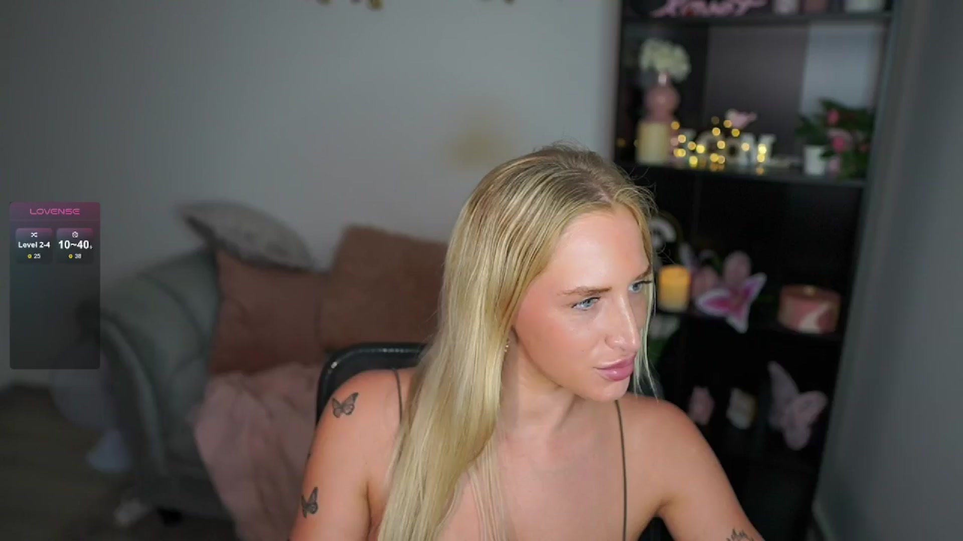 Gallery image thumbnail from NicoletteShea's myfreecams stream on, 06/17/2024, 16:19 image 12 of 20