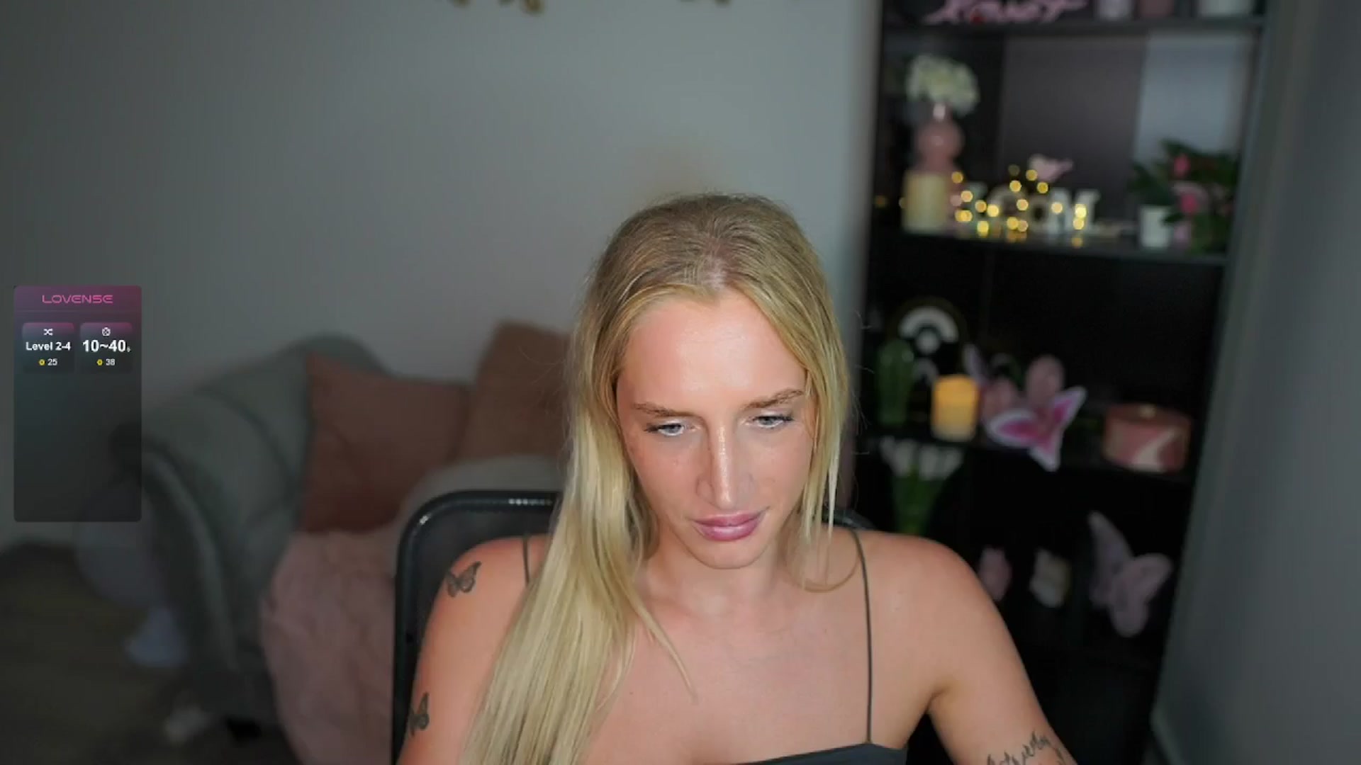 Gallery image thumbnail from NicoletteShea's myfreecams stream on, 06/17/2024, 17:20 image 8 of 20