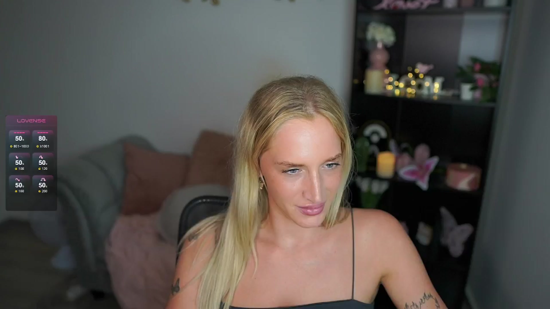 Gallery image thumbnail from NicoletteShea's myfreecams stream on, 06/17/2024, 17:20 image 5 of 20