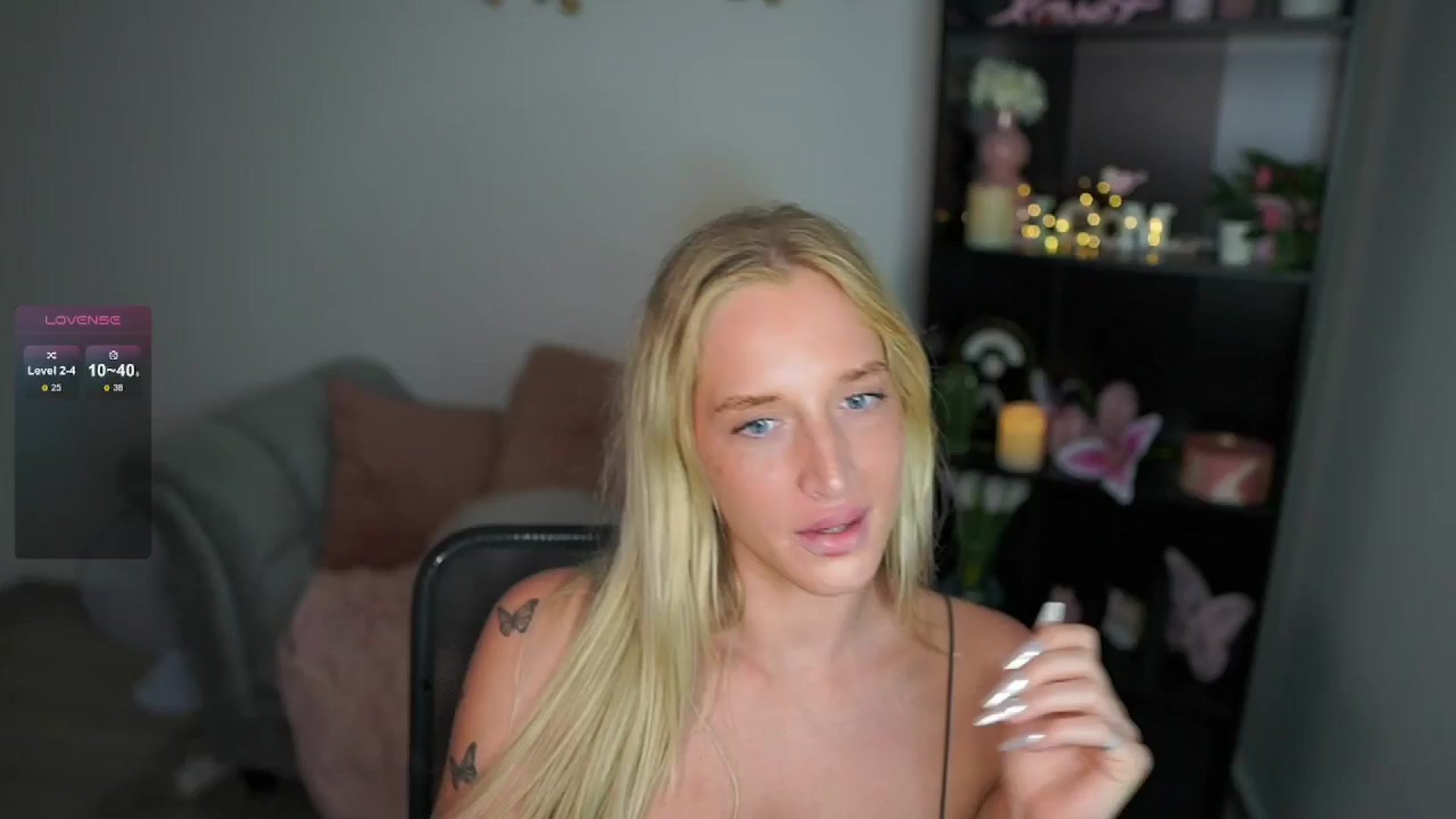 Gallery image thumbnail from NicoletteShea's myfreecams stream on, 06/17/2024, 17:20 image 16 of 20