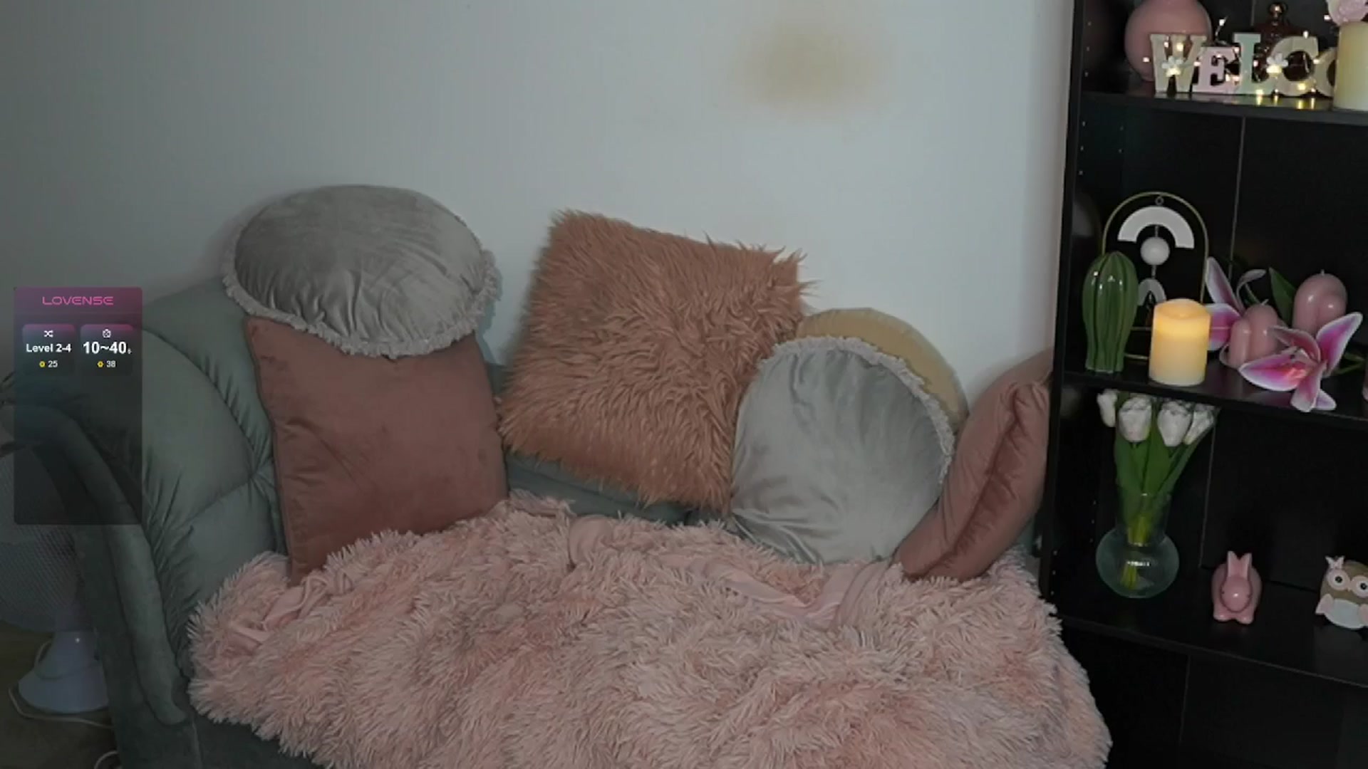 Gallery image thumbnail from NicoletteShea's myfreecams stream on, 06/18/2024, 17:09 image 10 of 20