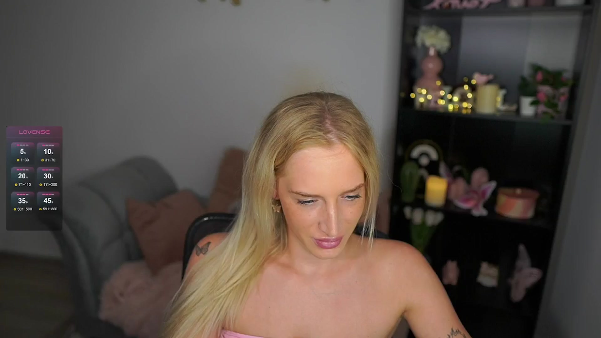 Gallery image thumbnail from NicoletteShea's myfreecams stream on, 06/19/2024, 14:30 image 10 of 20