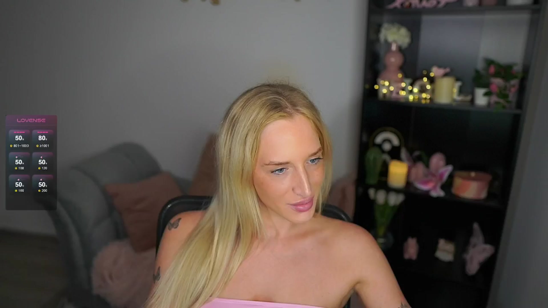 Gallery image thumbnail from NicoletteShea's myfreecams stream on, 06/19/2024, 16:55 image 3 of 20