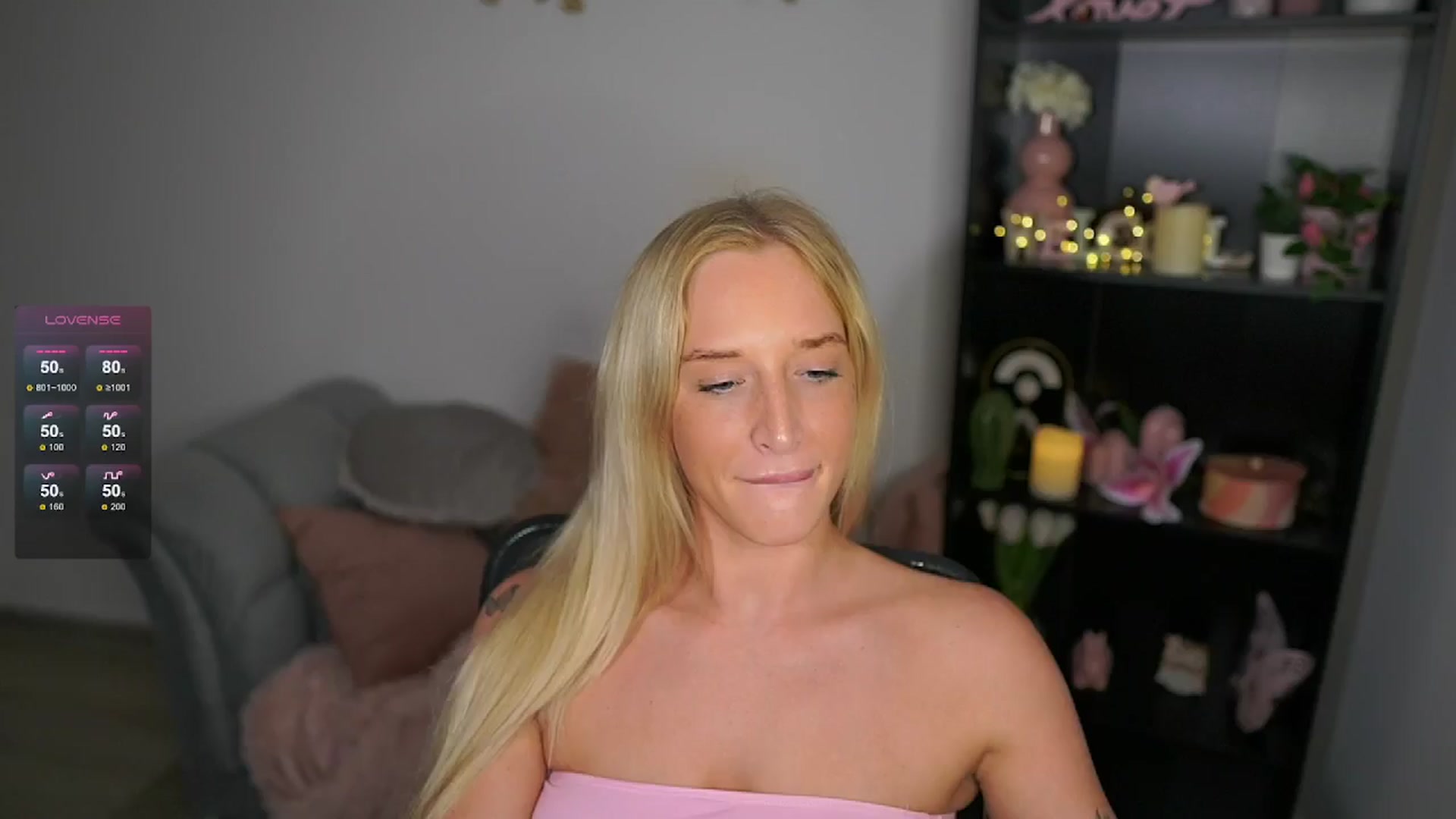 Gallery image thumbnail from NicoletteShea's myfreecams stream on, 06/19/2024, 18:25 image 5 of 20