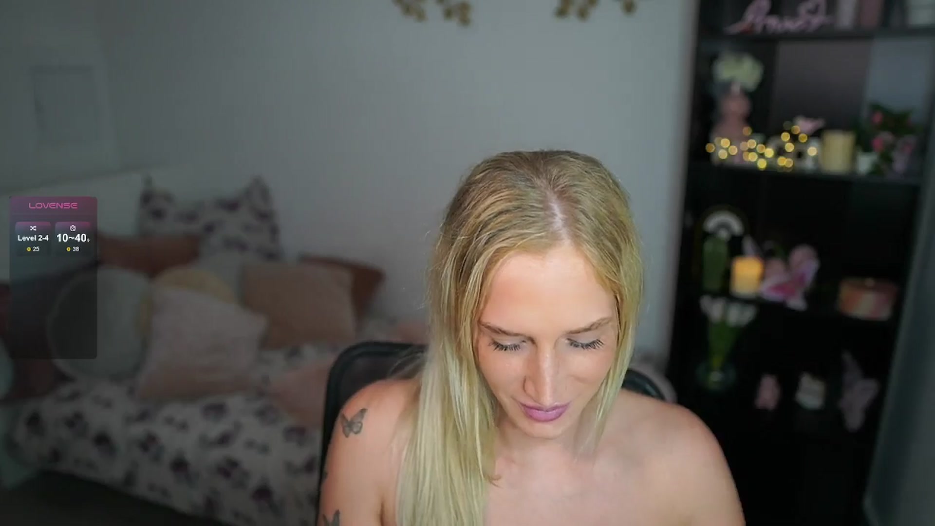 Gallery image thumbnail from NicoletteShea's myfreecams stream on, 06/21/2024, 15:10 image 10 of 20