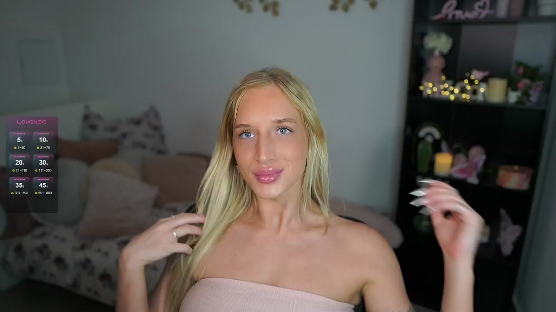 Gallery image thumbnail from NicoletteShea's myfreecams stream on, 06/21/2024, 15:10 image 2 of 20