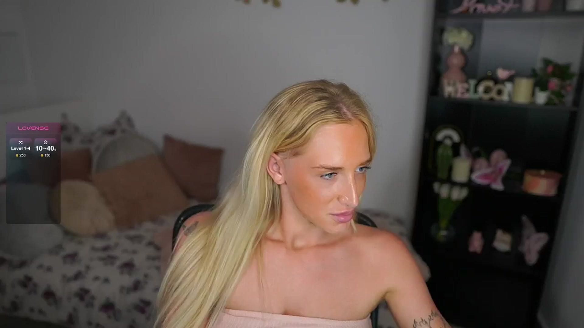 Gallery image thumbnail from NicoletteShea's myfreecams stream on, 06/24/2024, 12:20 image 5 of 20