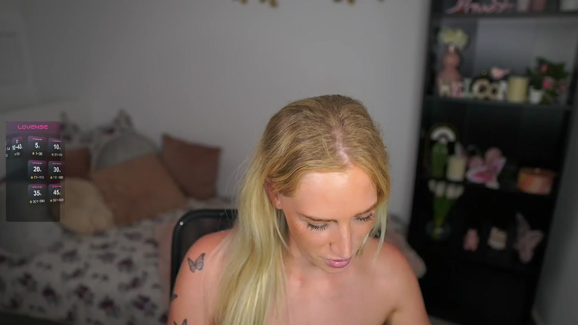 Gallery image thumbnail from NicoletteShea's myfreecams stream on, 06/24/2024, 13:00 image 4 of 20