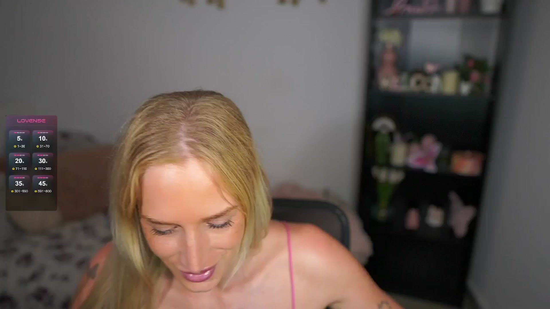 Gallery image thumbnail from NicoletteShea's myfreecams stream on, 06/25/2024, 13:22 image 7 of 20