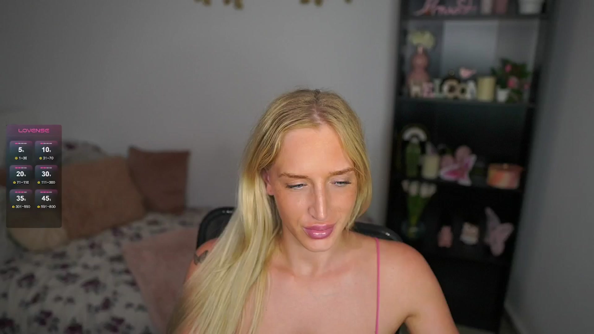 Gallery image thumbnail from NicoletteShea's myfreecams stream on, 06/25/2024, 13:22 image 5 of 20