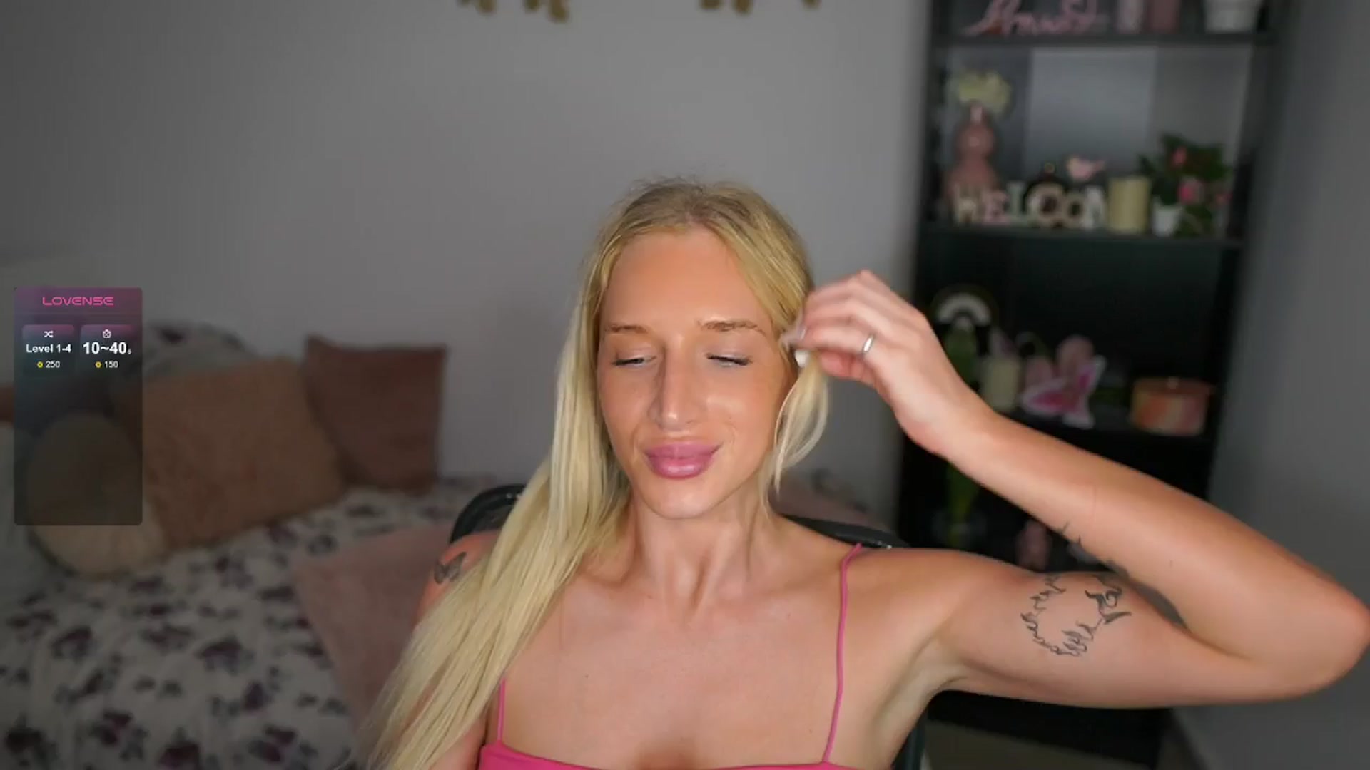 Gallery image thumbnail from NicoletteShea's myfreecams stream on, 06/25/2024, 14:30 image 3 of 20