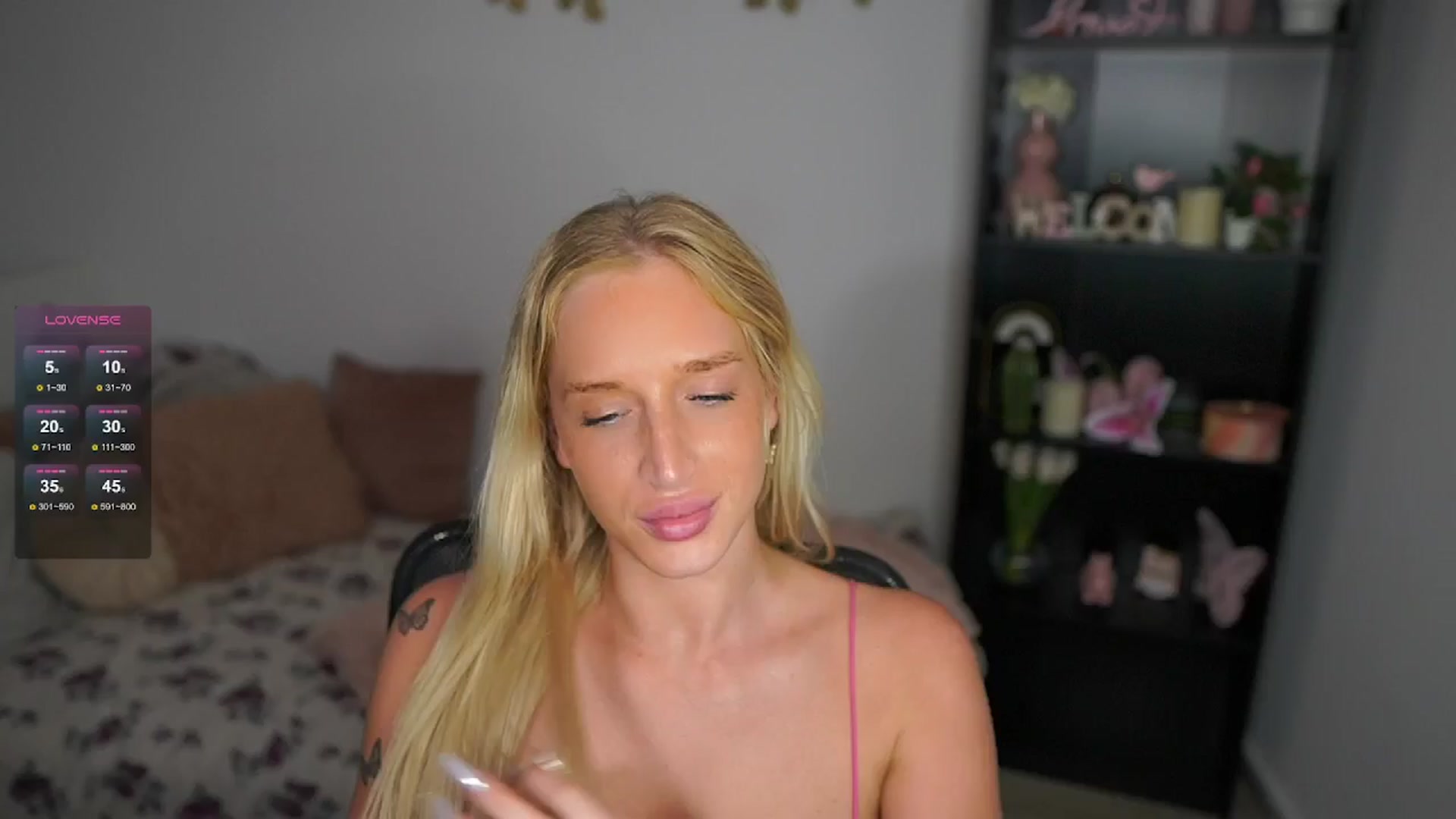 Gallery image thumbnail from NicoletteShea's myfreecams stream on, 06/25/2024, 16:46 image 6 of 20