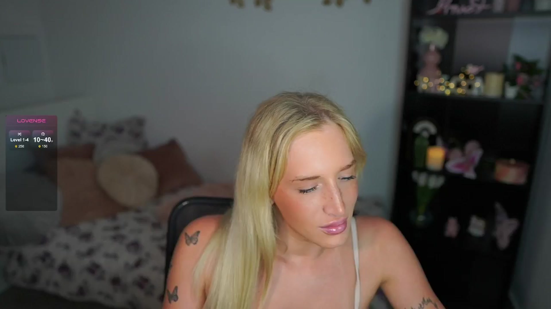 Gallery image thumbnail from NicoletteShea's myfreecams stream on, 07/03/2024, 15:59 image 1 of 20