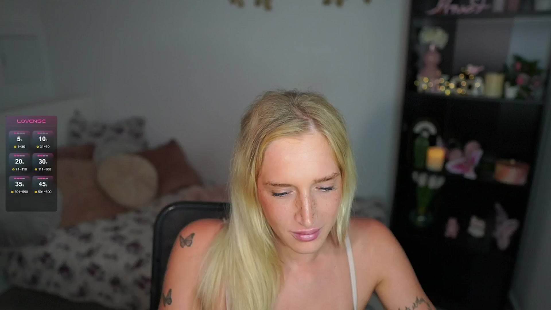 Gallery image thumbnail from NicoletteShea's myfreecams stream on, 07/03/2024, 17:18 image 15 of 20