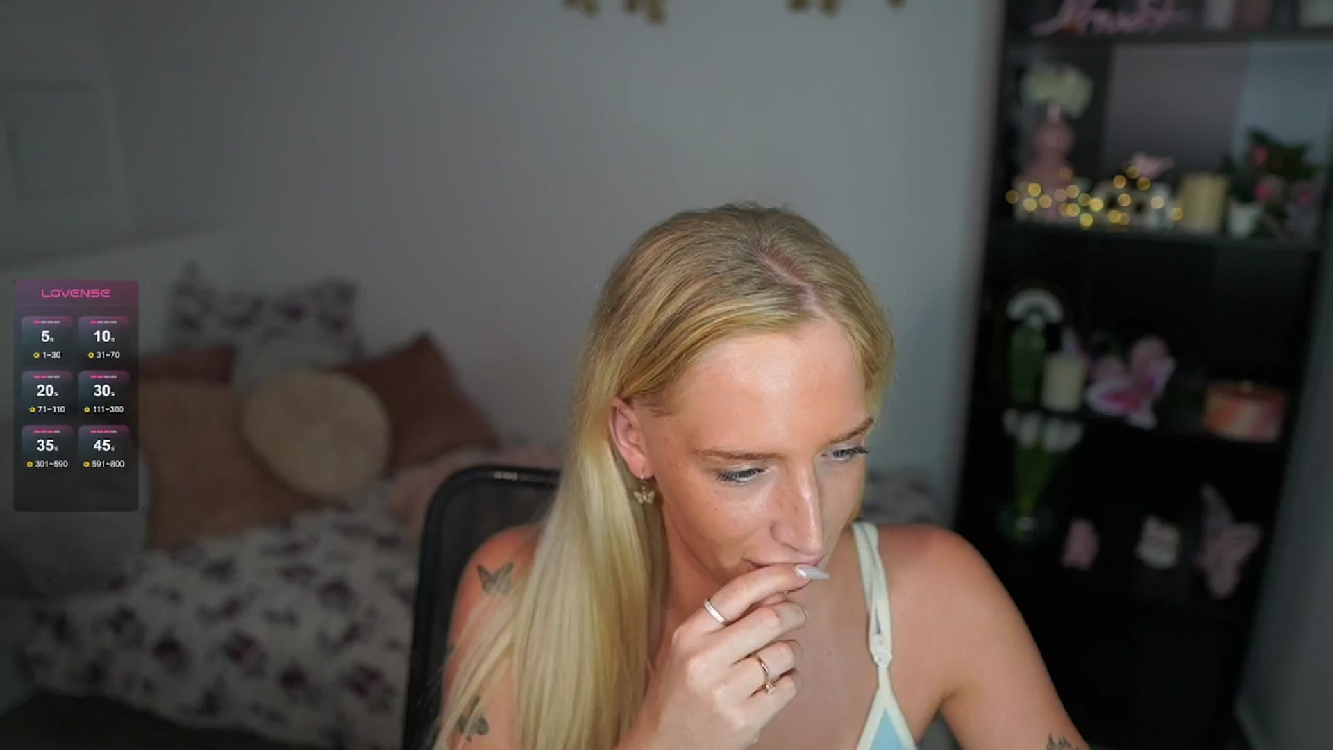 Gallery image thumbnail from NicoletteShea's myfreecams stream on, 07/04/2024, 13:03 image 17 of 20