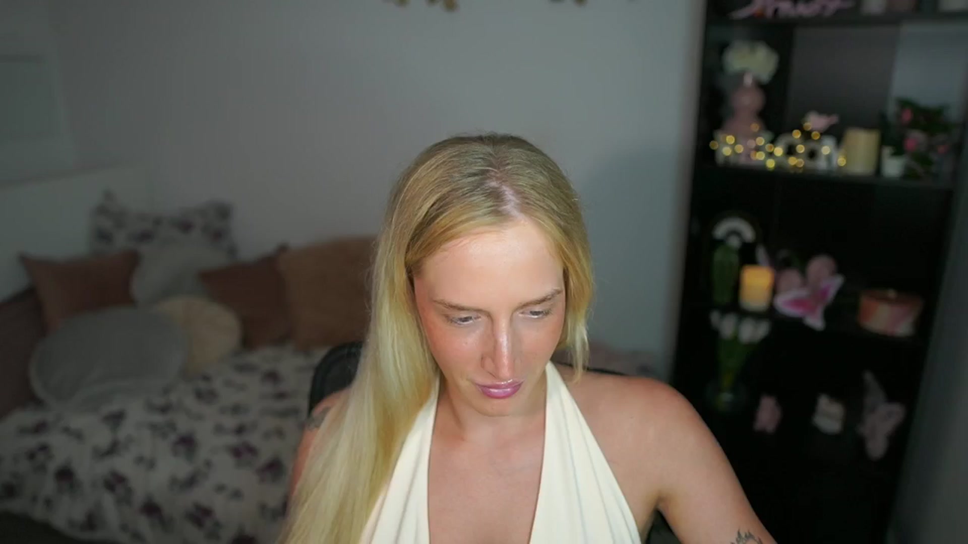Gallery image thumbnail from NicoletteShea's myfreecams stream on, 07/08/2024, 19:03 image 15 of 20