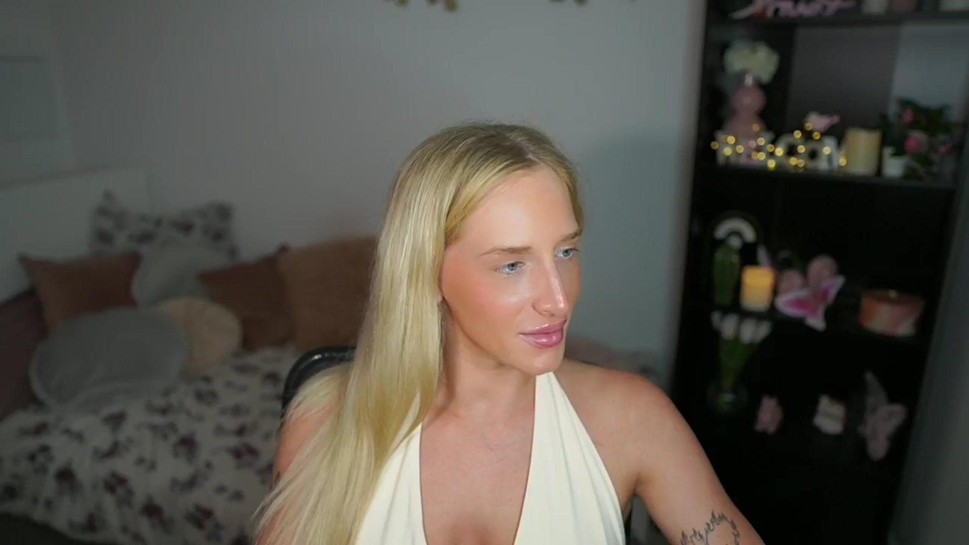 Gallery image thumbnail from NicoletteShea's myfreecams stream on, 07/08/2024, 19:03 image 13 of 20