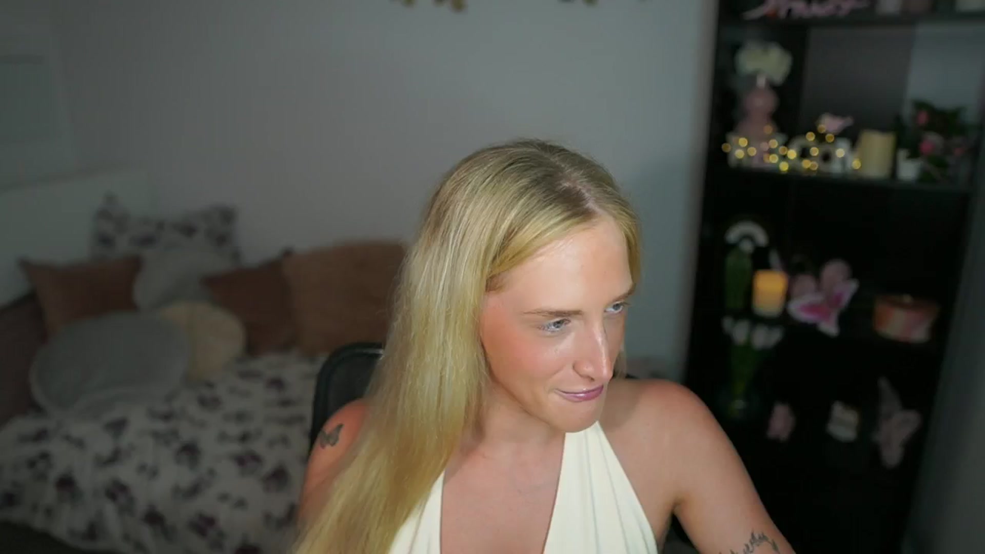 Gallery image thumbnail from NicoletteShea's myfreecams stream on, 07/08/2024, 19:03 image 17 of 20