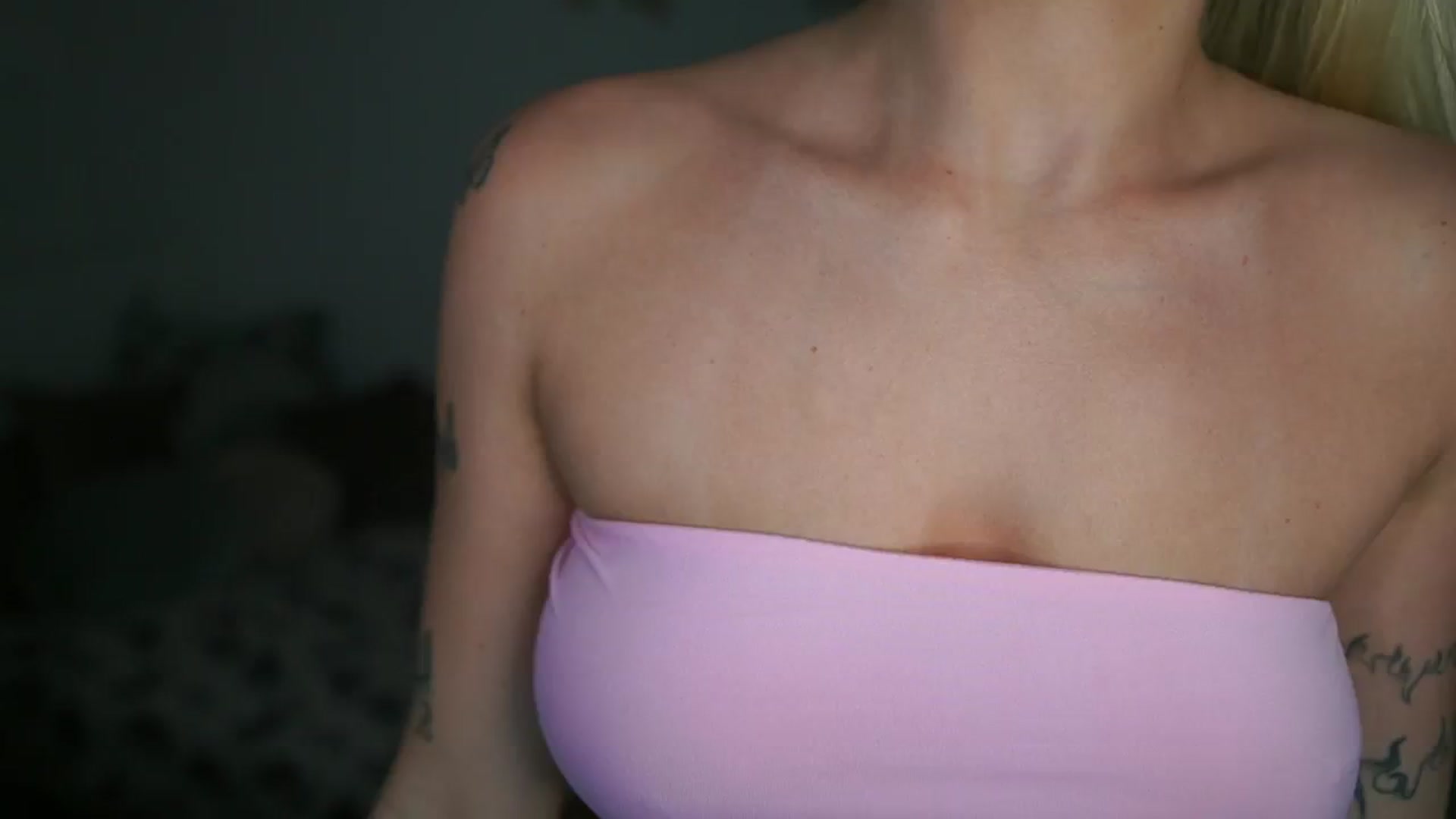 Gallery image thumbnail from NicoletteShea's myfreecams stream on, 07/10/2024, 12:08 image 14 of 20
