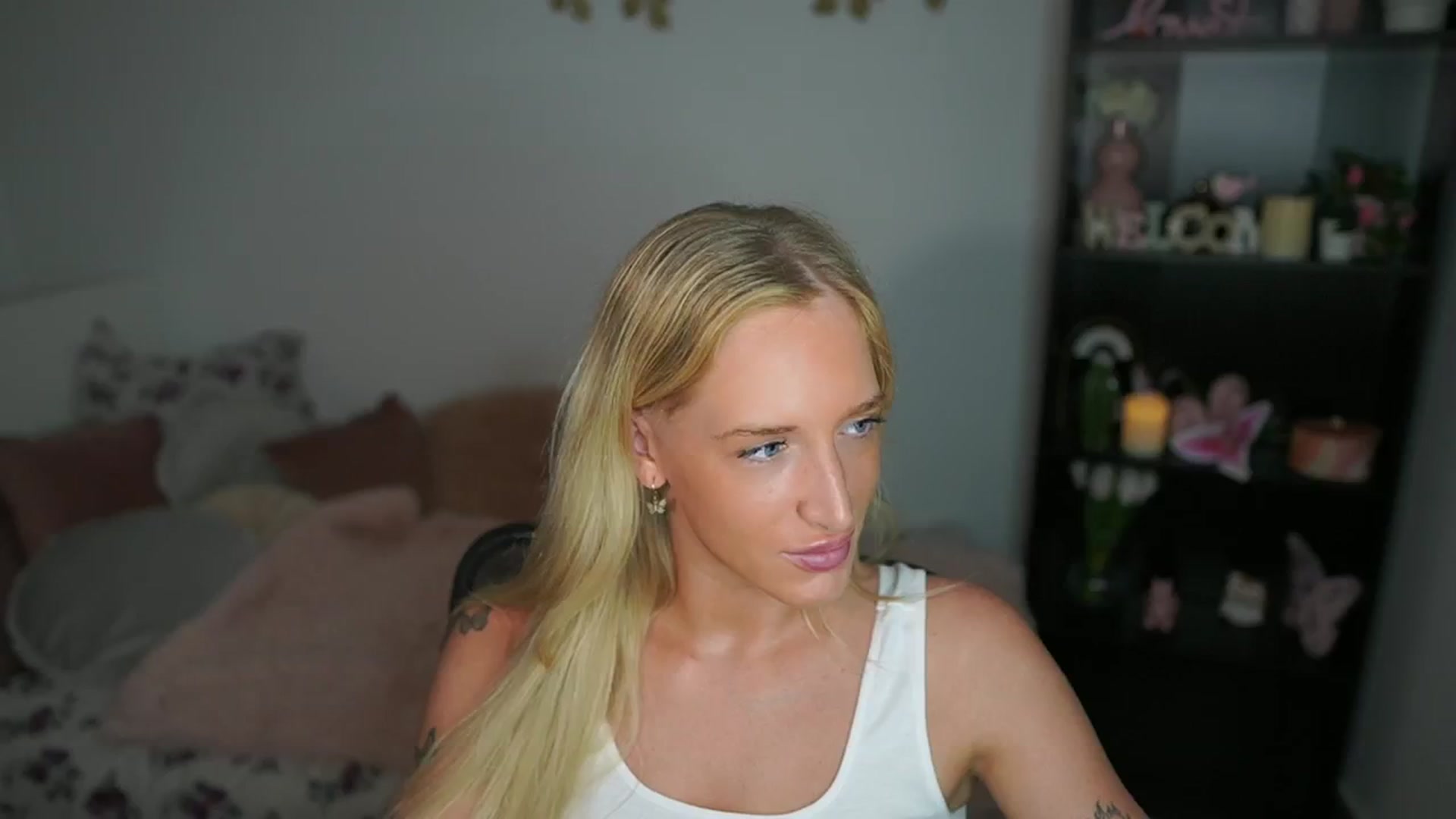 Gallery image thumbnail from NicoletteShea's myfreecams stream on, 07/11/2024, 10:01 image 4 of 20