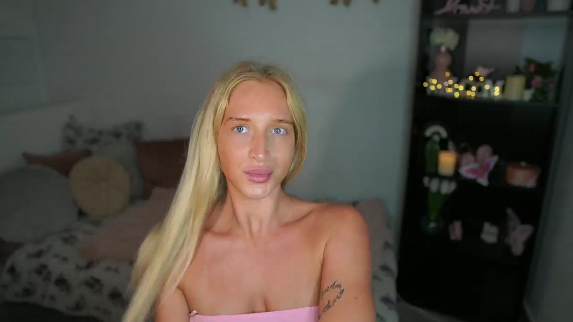 Gallery image thumbnail from NicoletteShea's myfreecams stream on, 07/23/2024, 12:59 image 4 of 20