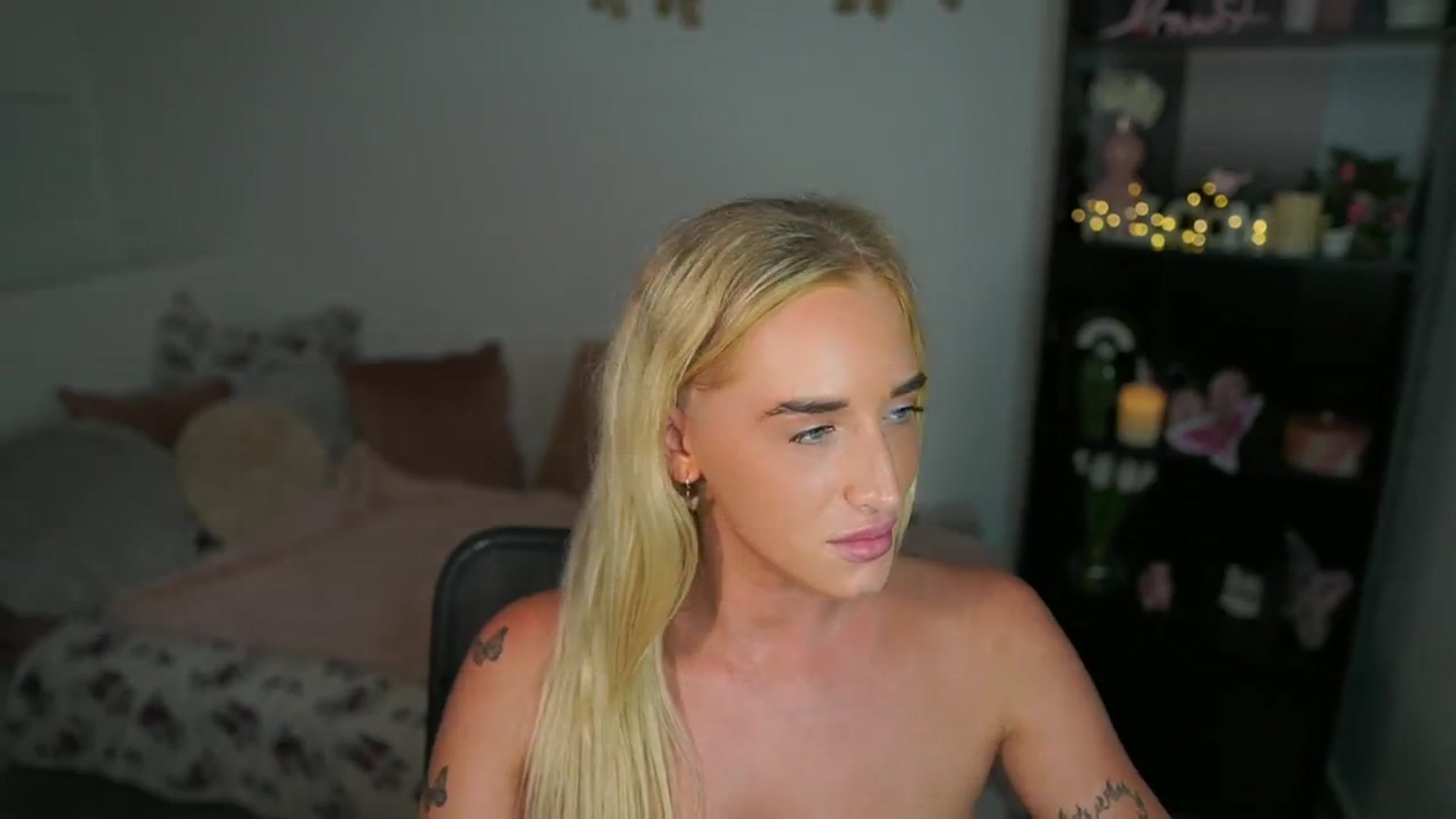 Gallery image thumbnail from NicoletteShea's myfreecams stream on, 07/24/2024, 17:00 image 12 of 20