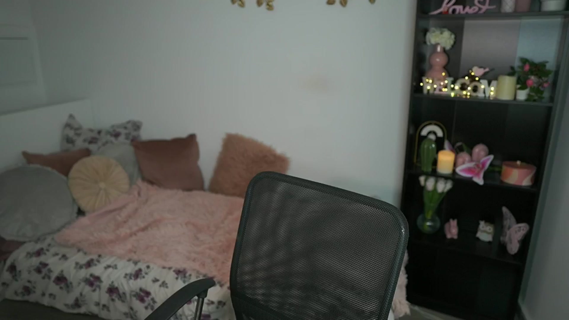 Gallery image thumbnail from NicoletteShea's myfreecams stream on, 07/24/2024, 17:52 image 9 of 20