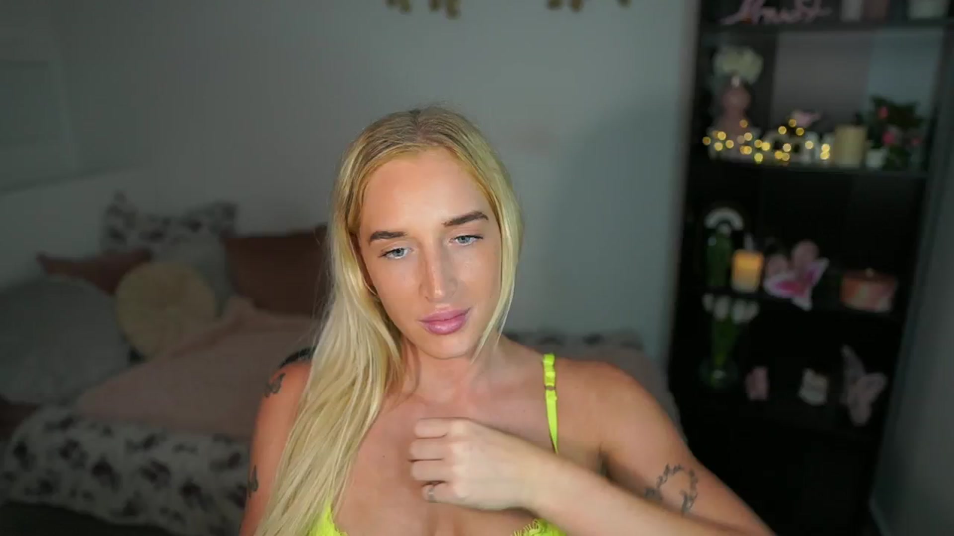 Gallery image thumbnail from NicoletteShea's myfreecams stream on, 07/25/2024, 16:41 image 5 of 20