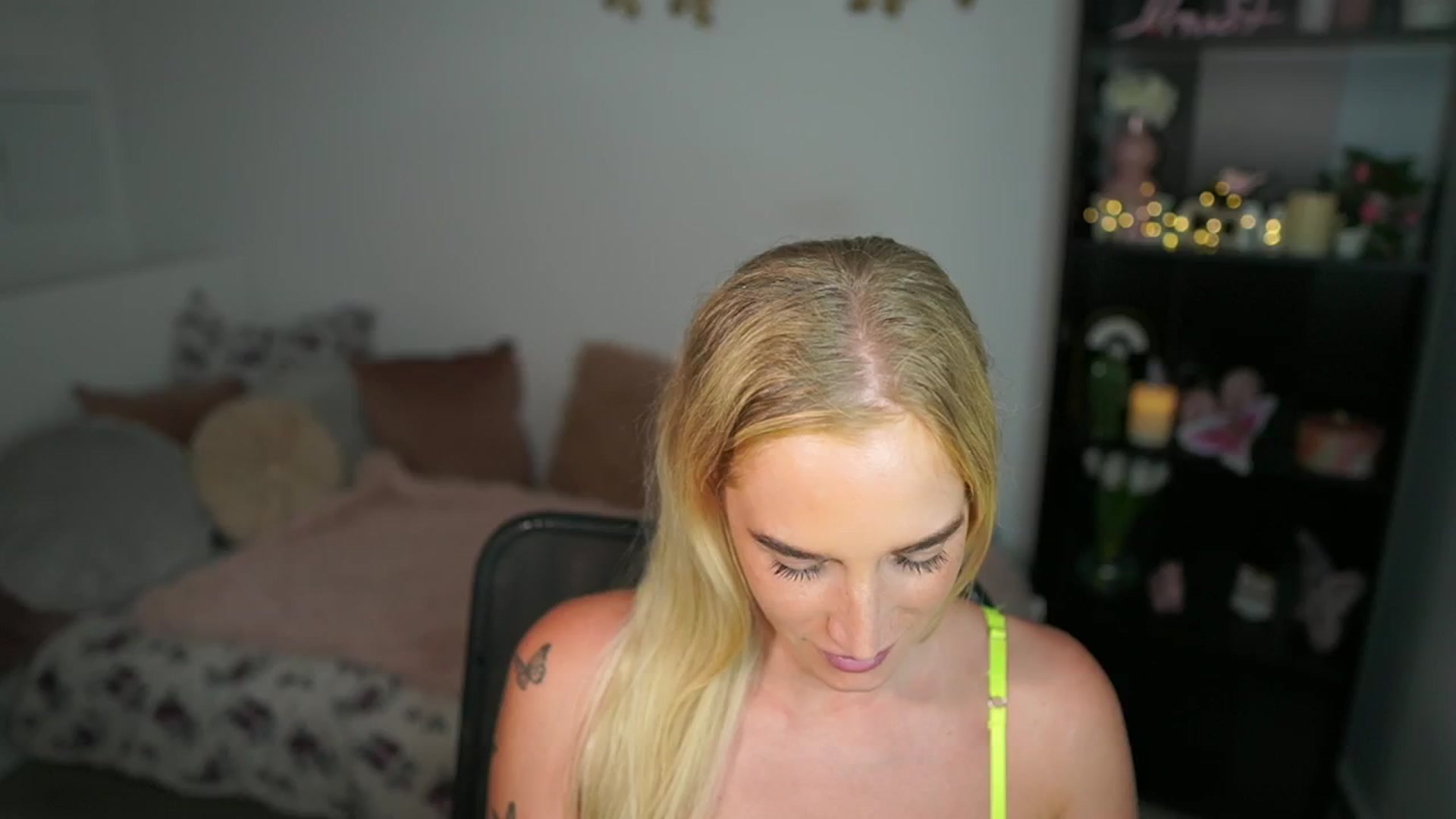 Gallery image thumbnail from NicoletteShea's myfreecams stream on, 07/25/2024, 17:58 image 16 of 20