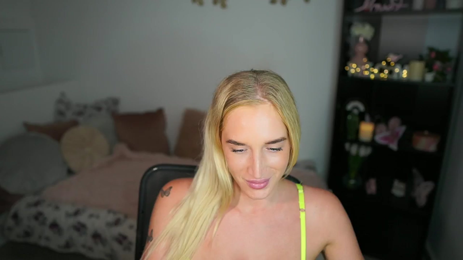 Gallery image thumbnail from NicoletteShea's myfreecams stream on, 07/25/2024, 17:58 image 17 of 20